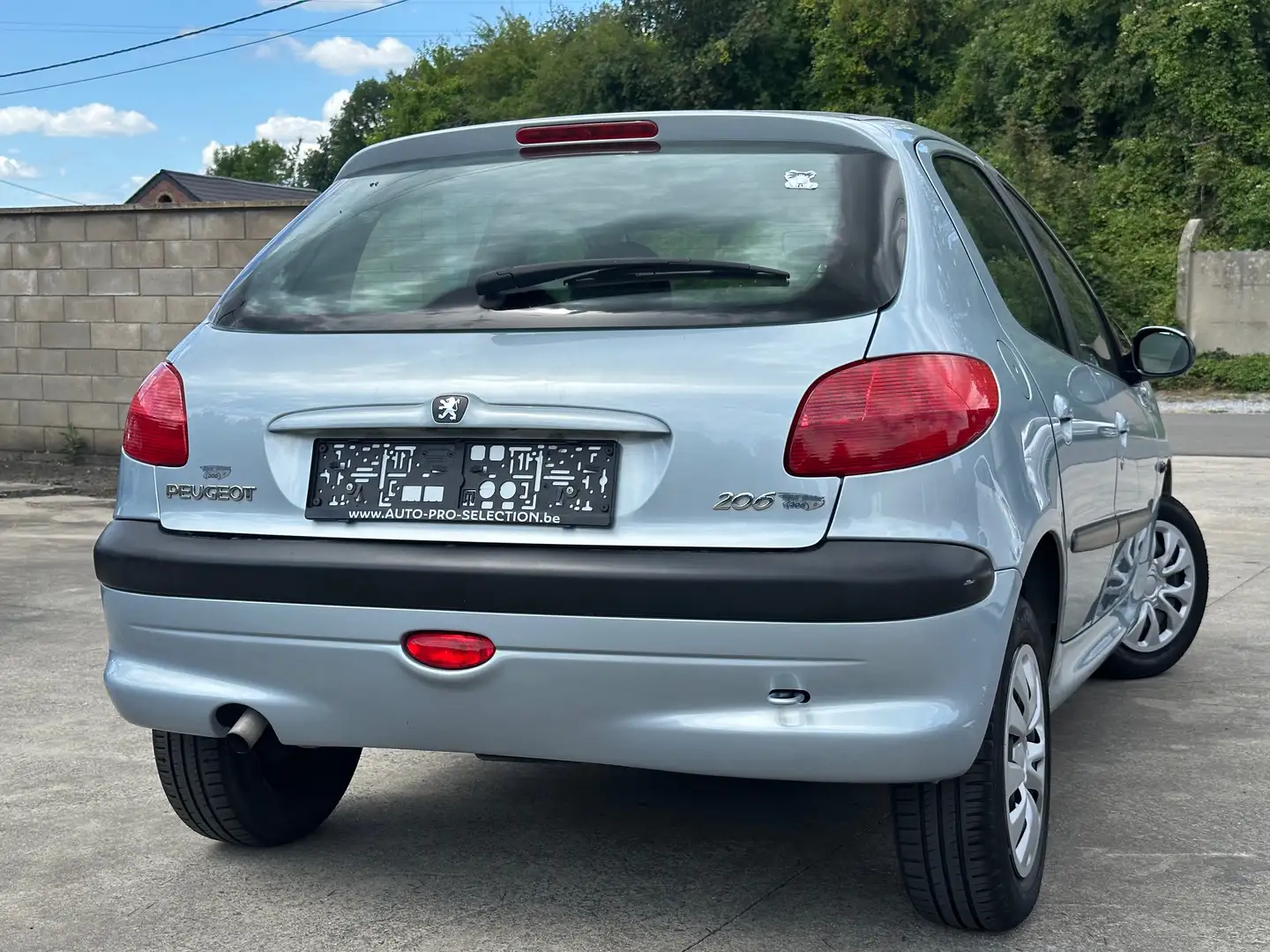 Peugeot 206 1.1i Enfant Terrible*NAVIGATION*BLUETOOTH*FAIBLEKM Gris - 2