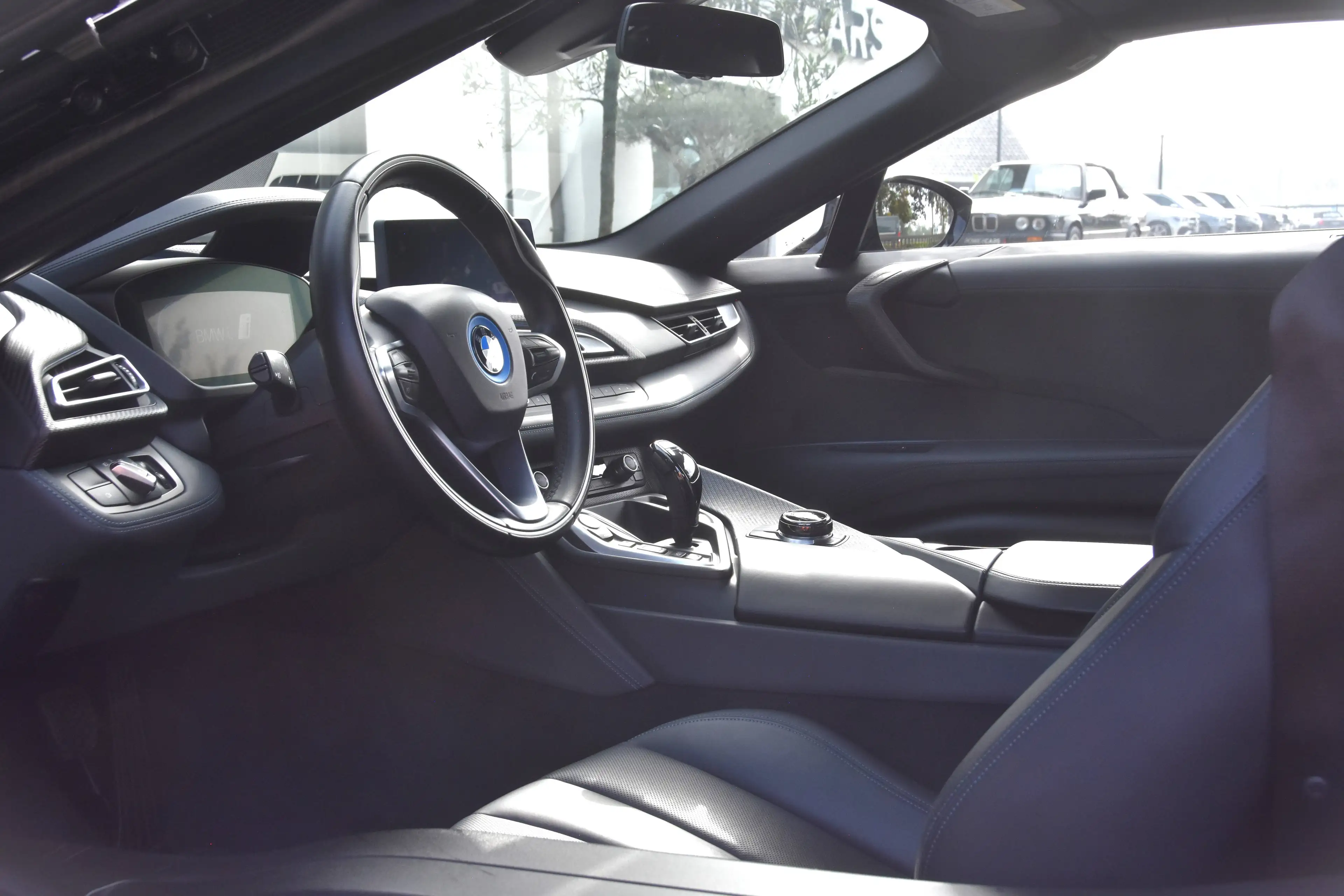 BMW i8 Roadster | 360 | HUD | HK | Memory | Laser — photo 12
