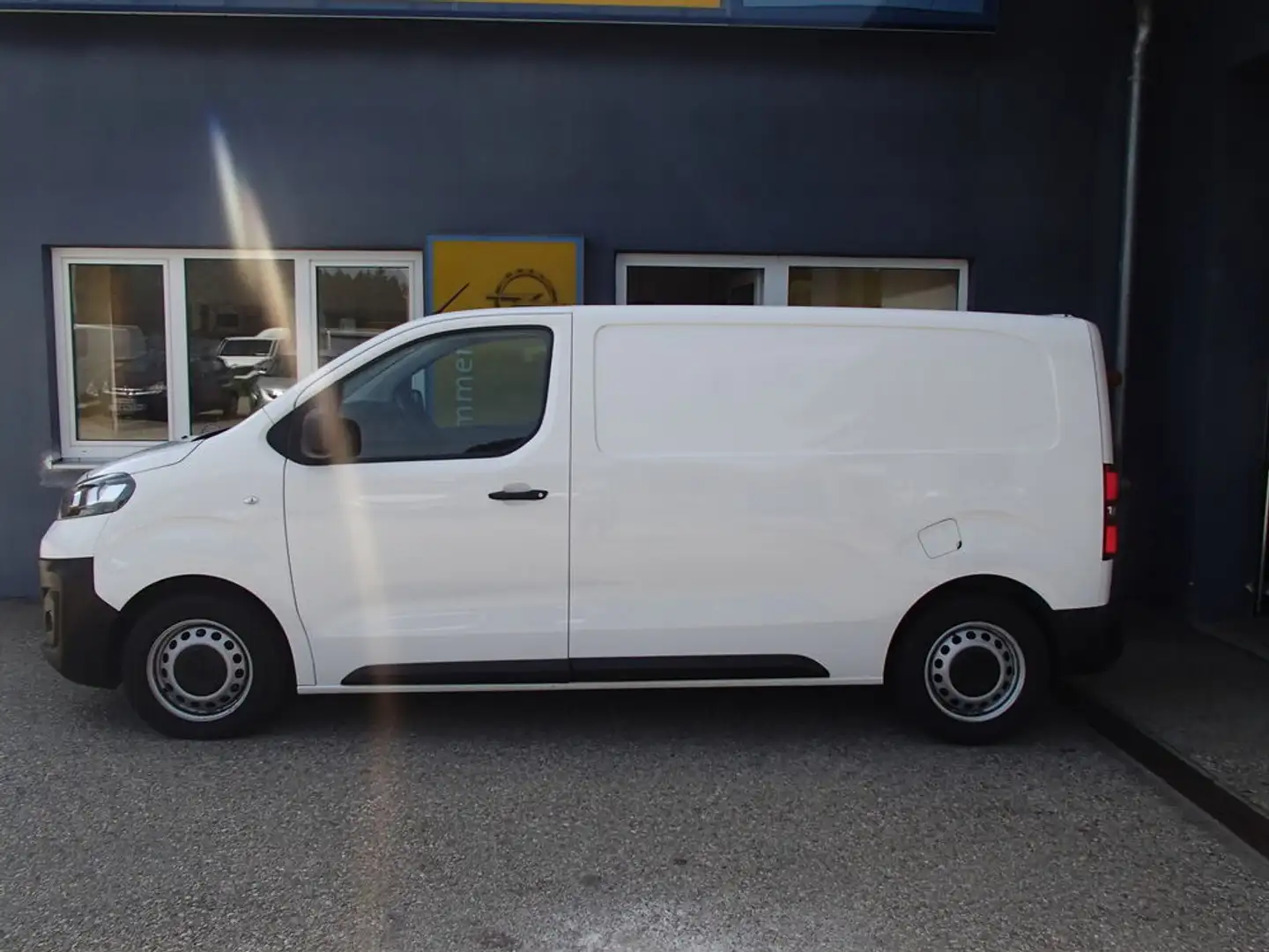 Opel Vivaro Edition M (L2) Netto: € 14992.- Weiß - 1