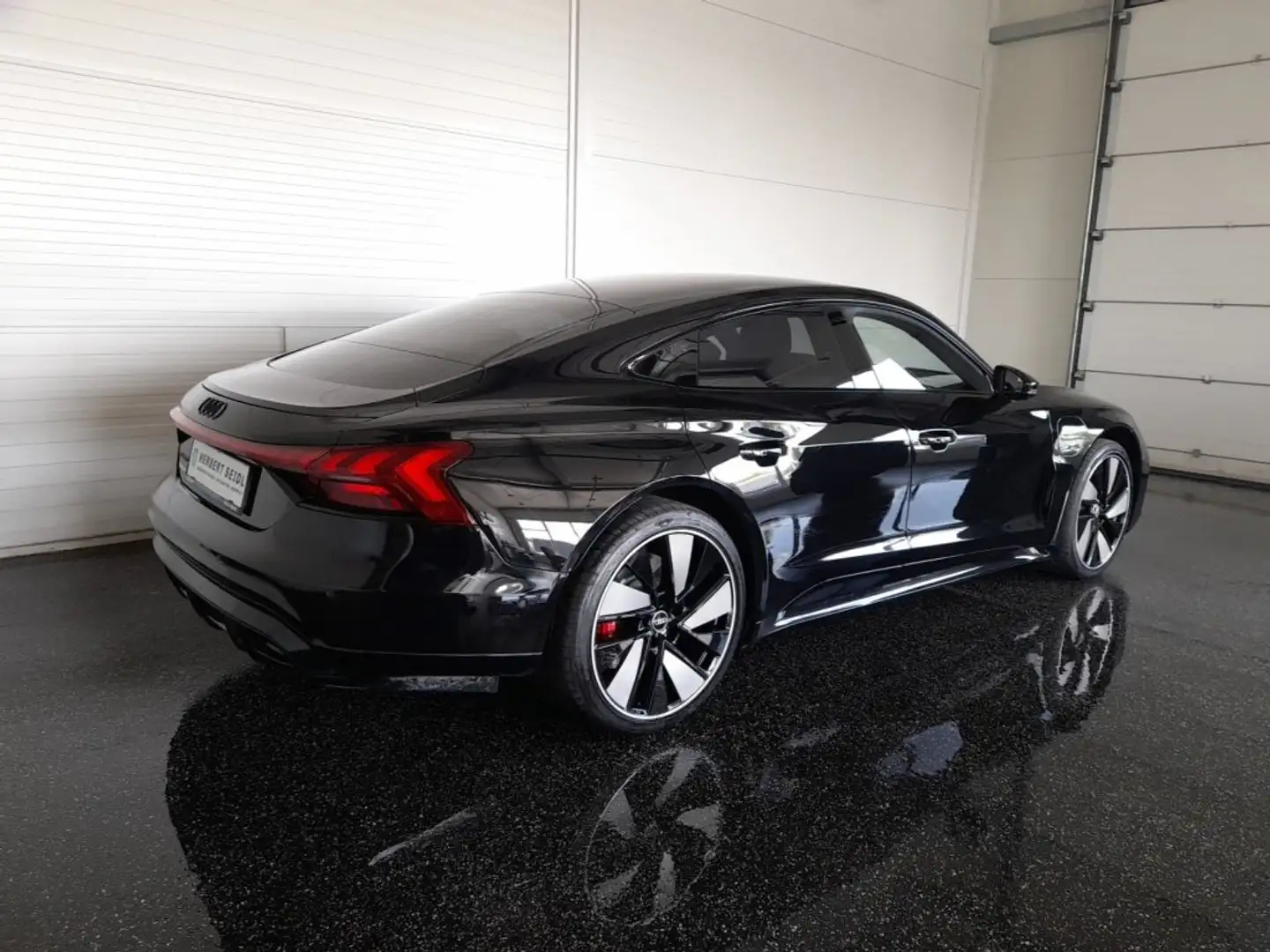 Audi e-tron GT QUATTRO "DYNAMIK PLUS" 93,4 kWh *NP: € 150.452,-- / SKY / LASER-LED / SPORTBREMSE / 21 ZOLL / ASS & DYNAMIK PAKET PLUS MI Schwarz - 2
