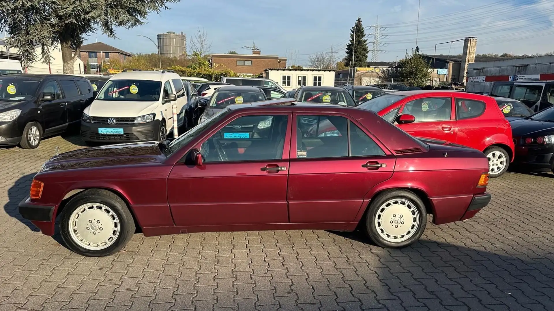 Mercedes-Benz 190 -Avantgarde Rot - 2