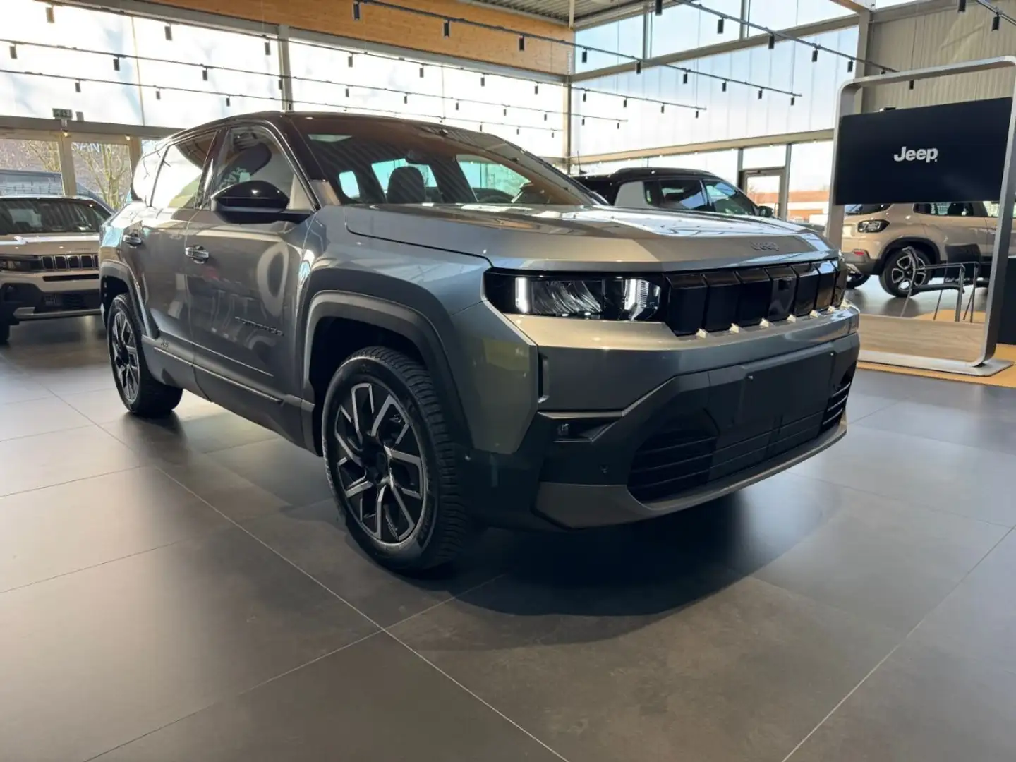 Jeep Compass Altitude Electric Grau - 2