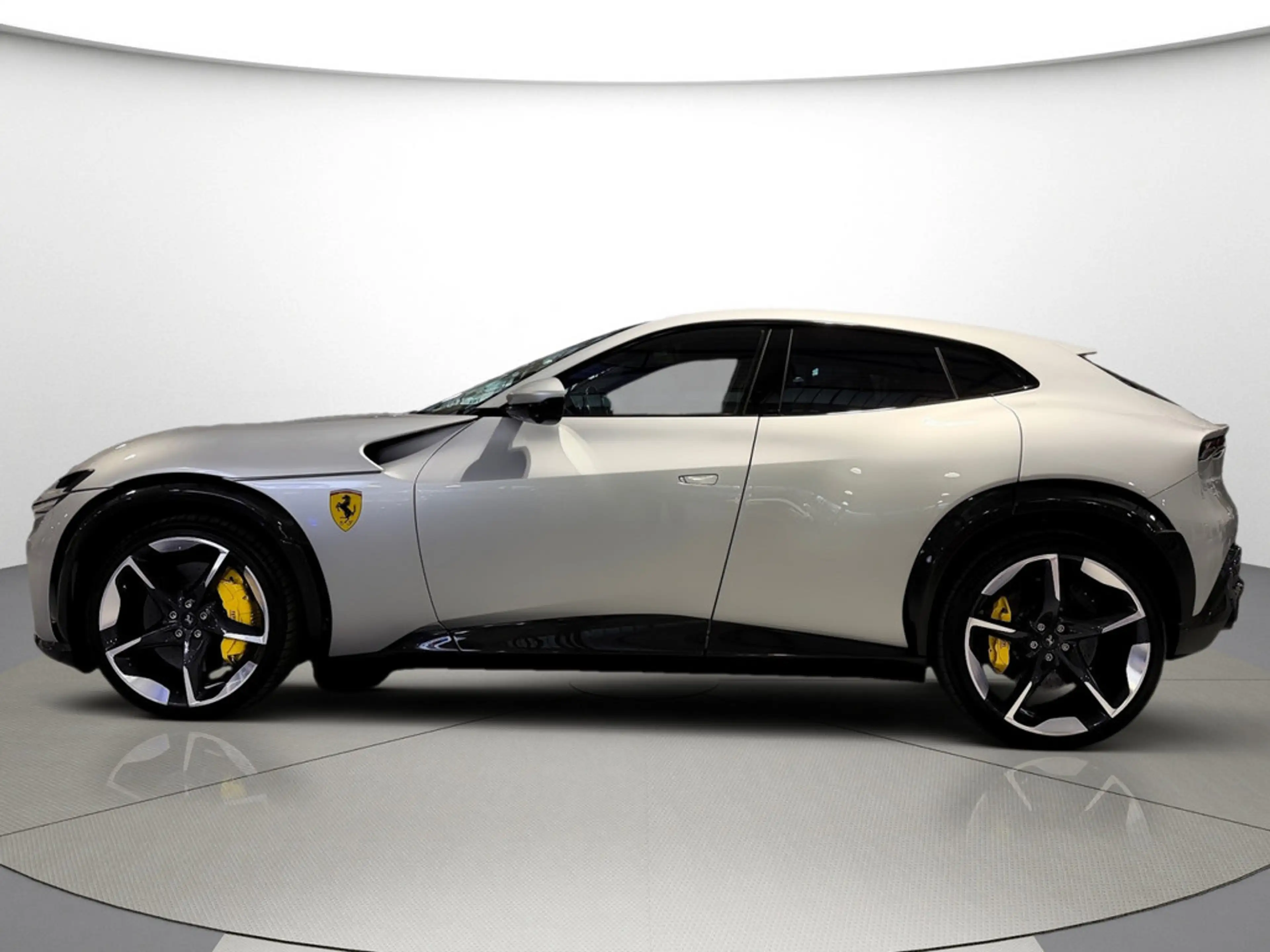 Ferrari Purosangue Tastenlenkrad LED*FULL PPF*8 Fach — photo 13