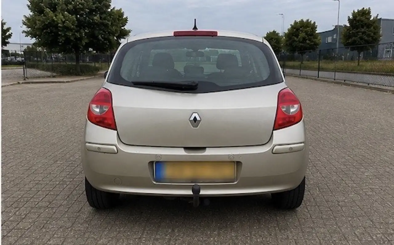 Renault Clio Citadine 3 portes — photo 2