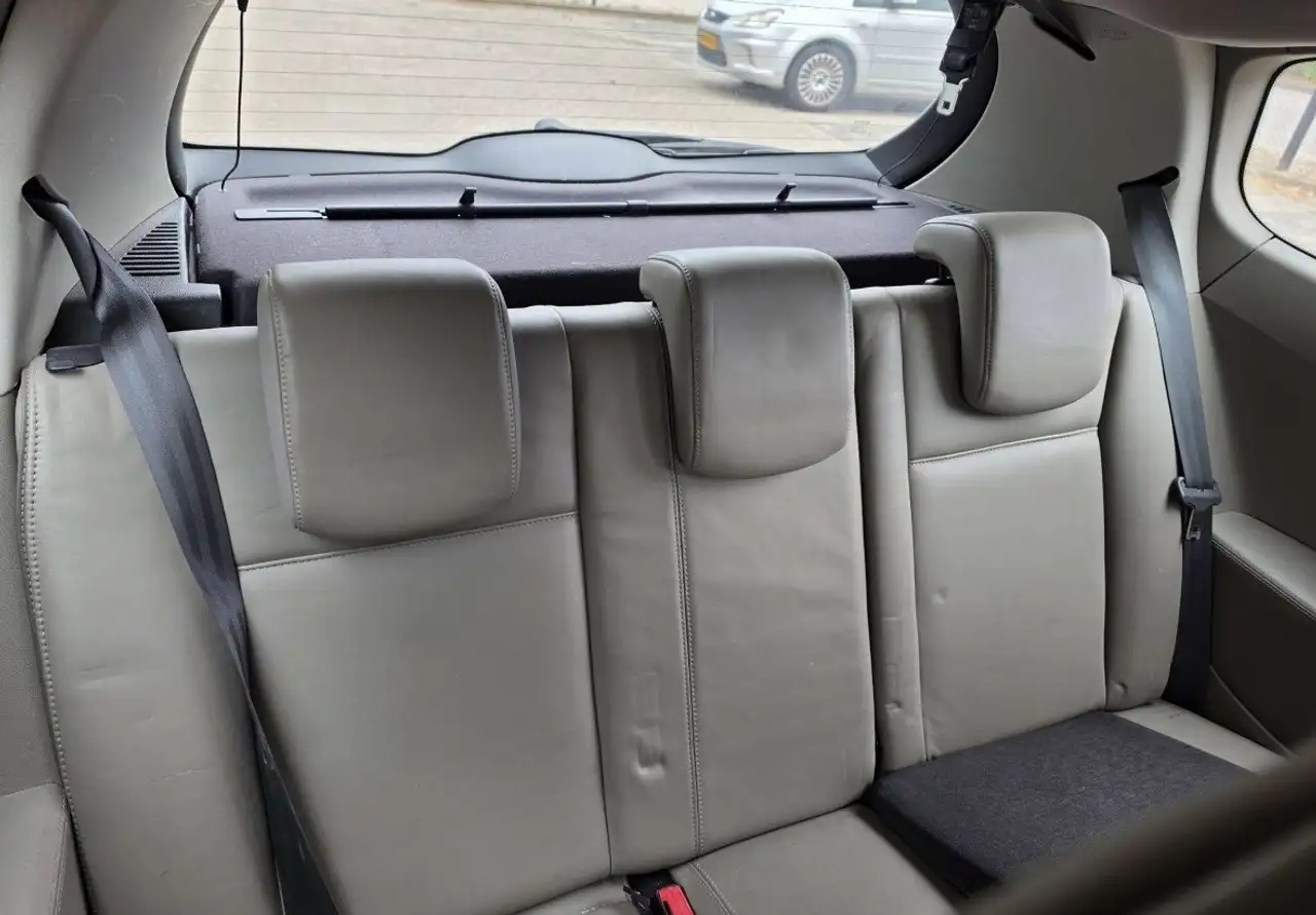 Renault Clio Citadine 3 portes — photo 9