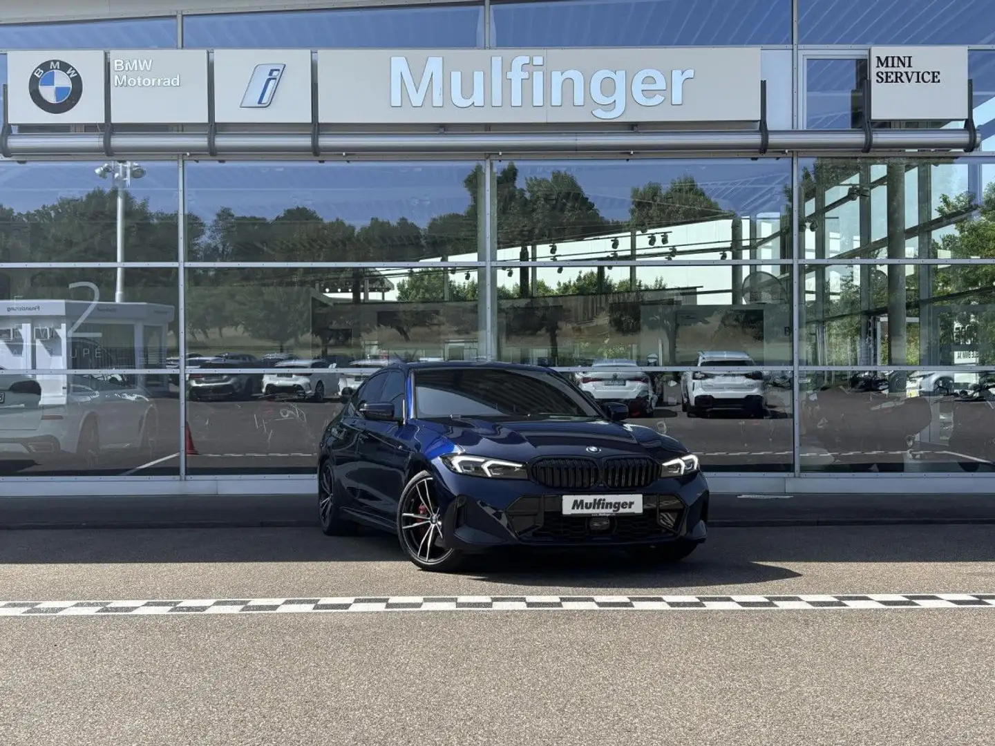 BMW 330 i Limo M Sport WideScr. HUD adapLED DrivAs+PaAs Blau - 2
