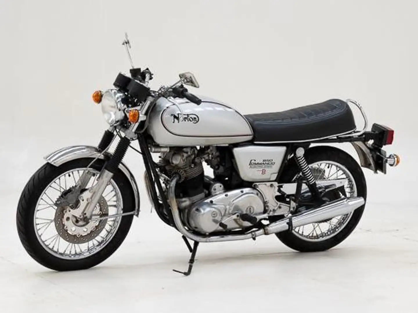 Norton Commando 850 '75 CH30294 Silber - 1
