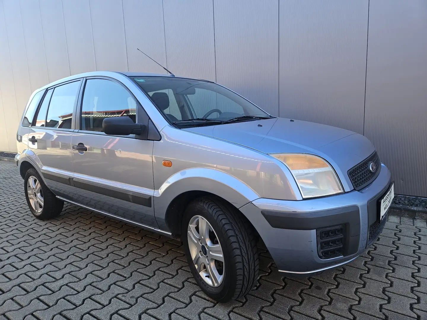 Ford Fusion Fun X, 75 PS,Klimaautomatik, Sitzheizung,1. Hand Blue - 1