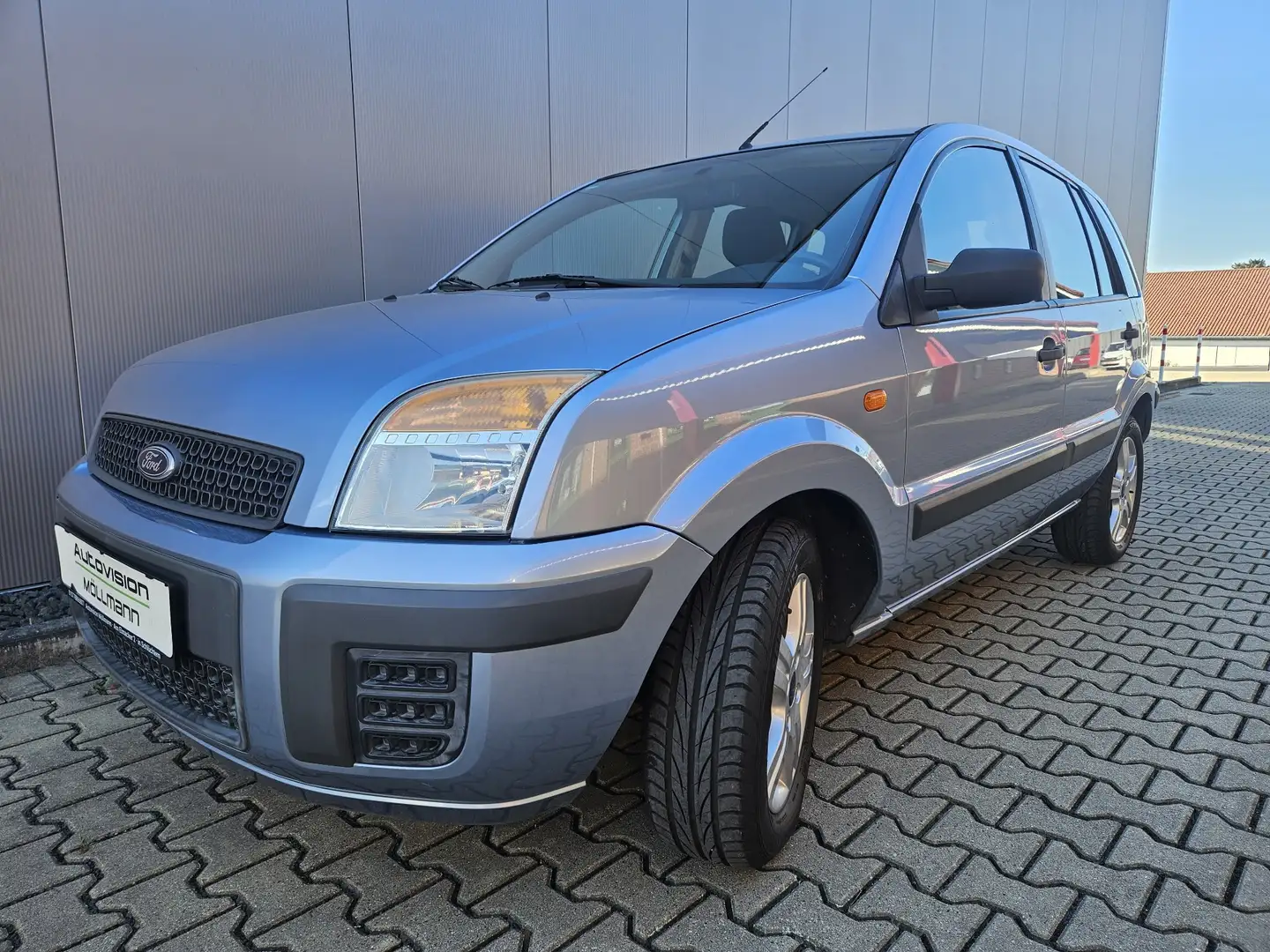 Ford Fusion Fun X, 75 PS,Klimaautomatik, Sitzheizung,1. Hand Blue - 2