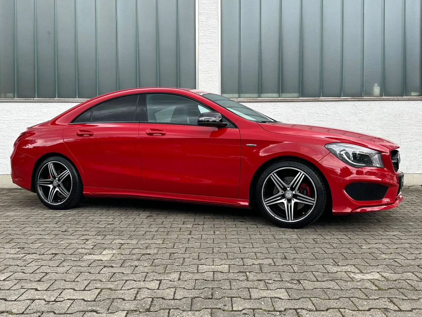 Mercedes-Benz CLA 250 AMG-SPORT*NIGHT*SOUND-HARMAN*BI-XENON* Rouge - 2