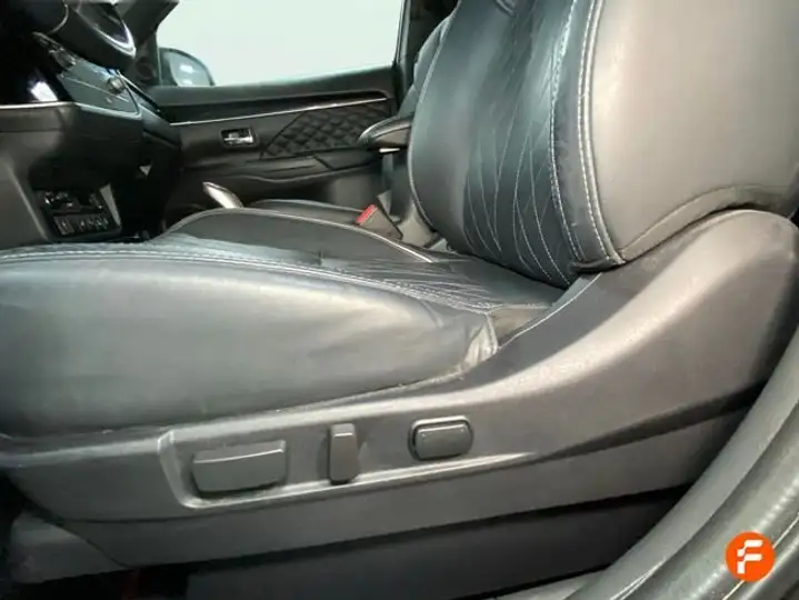 Mitsubishi Outlander PHEV Kaiteki 4WD 2021, foto 27