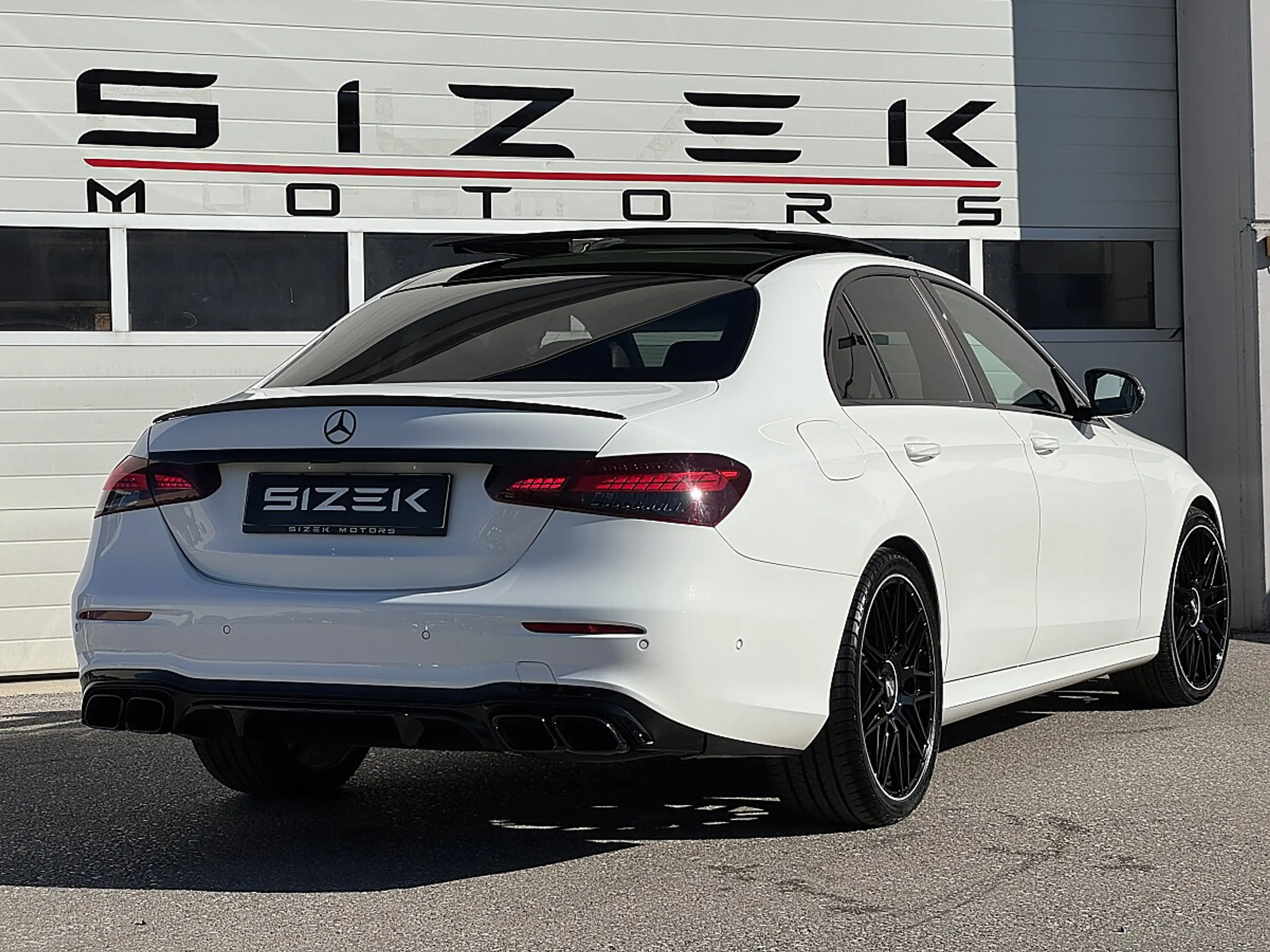 Mercedes-Benz E 220 d Aut.|AMG 63 LOOK|AMG-LINE|PANO|360*-KAMERA — photo 3