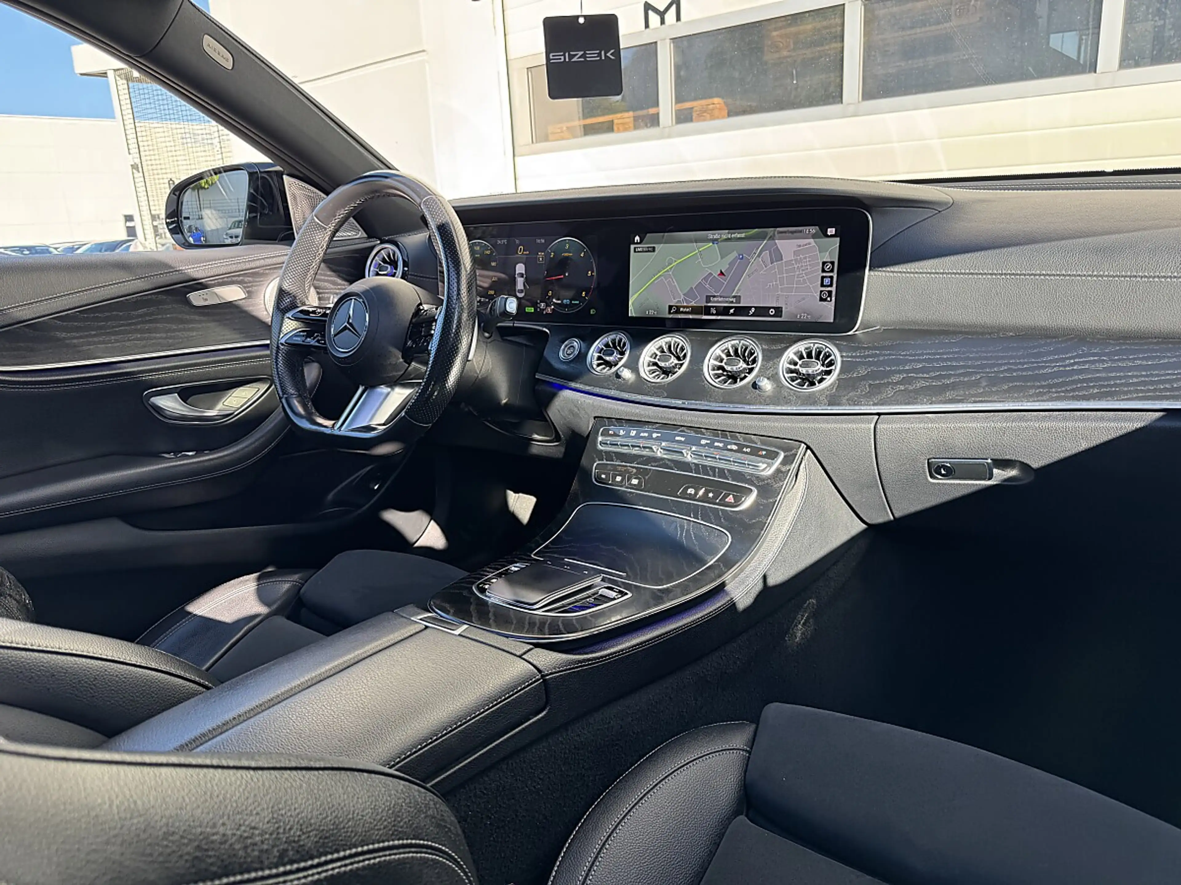 Mercedes-Benz E 220 d Aut.|AMG 63 LOOK|AMG-LINE|PANO|360*-KAMERA — photo 11