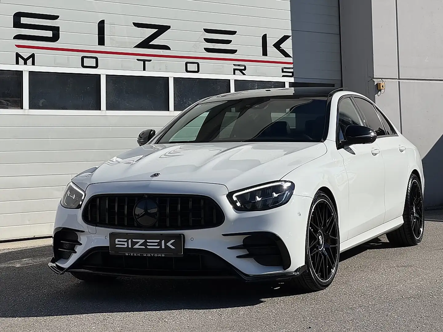 Mercedes-Benz E 220 d Aut.|AMG 63 LOOK|AMG-LINE|PANO|360*-KAMERA Weiß - 1