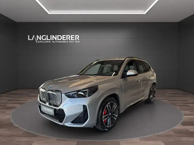 BMW iX1 xDrive30 MSportPRO NP 71.339,- ACC 360° HUD