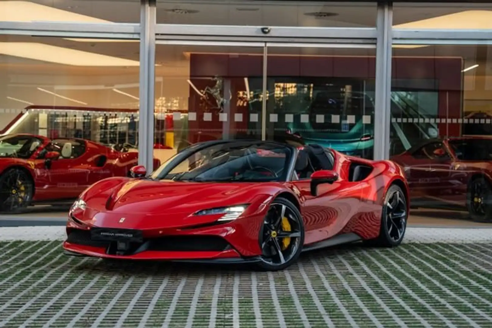 Ferrari SF90 Spider 4.0 V8 T Rot - 1