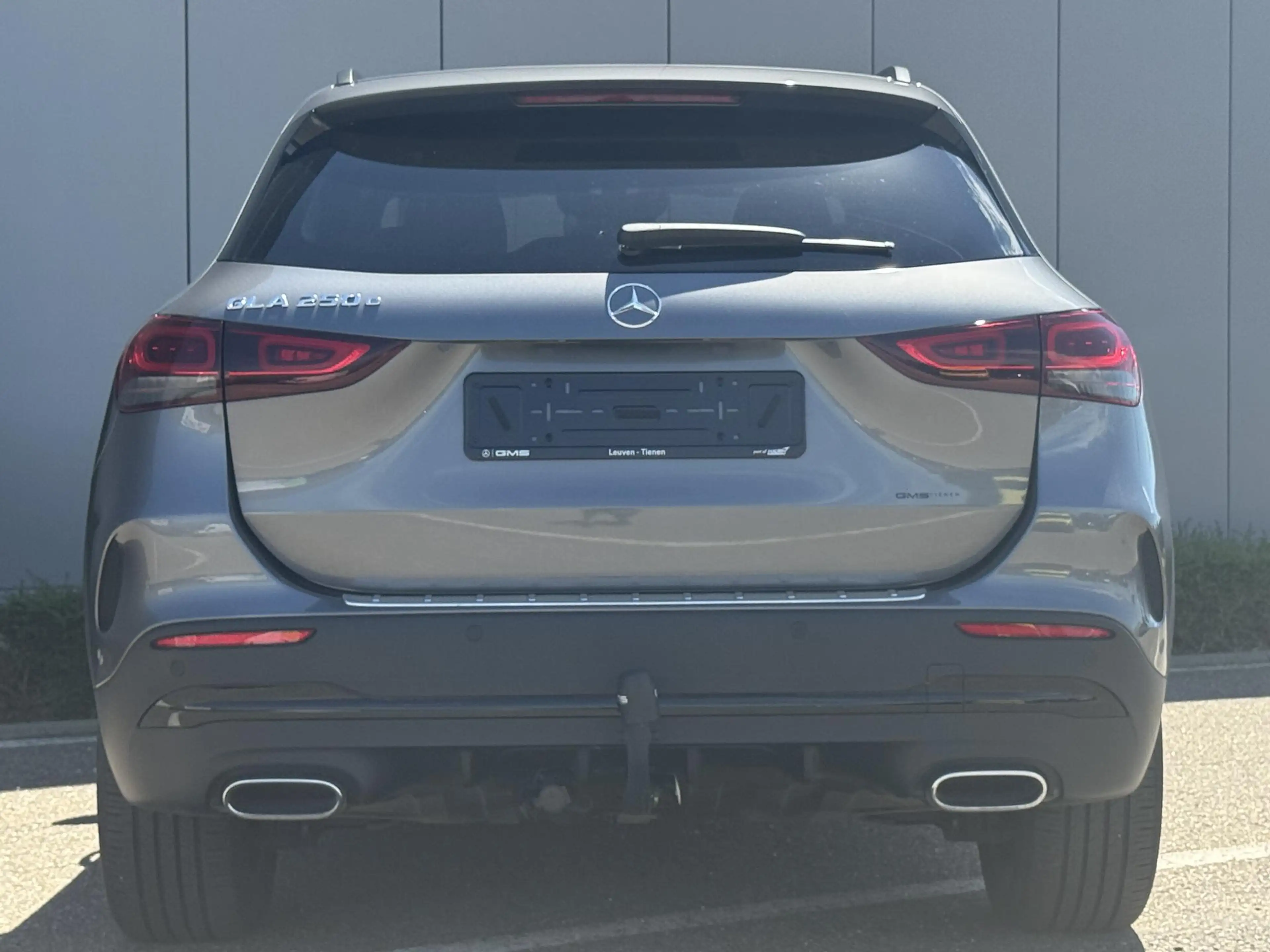 Mercedes-Benz GLA 250 e AMG Line — photo 9