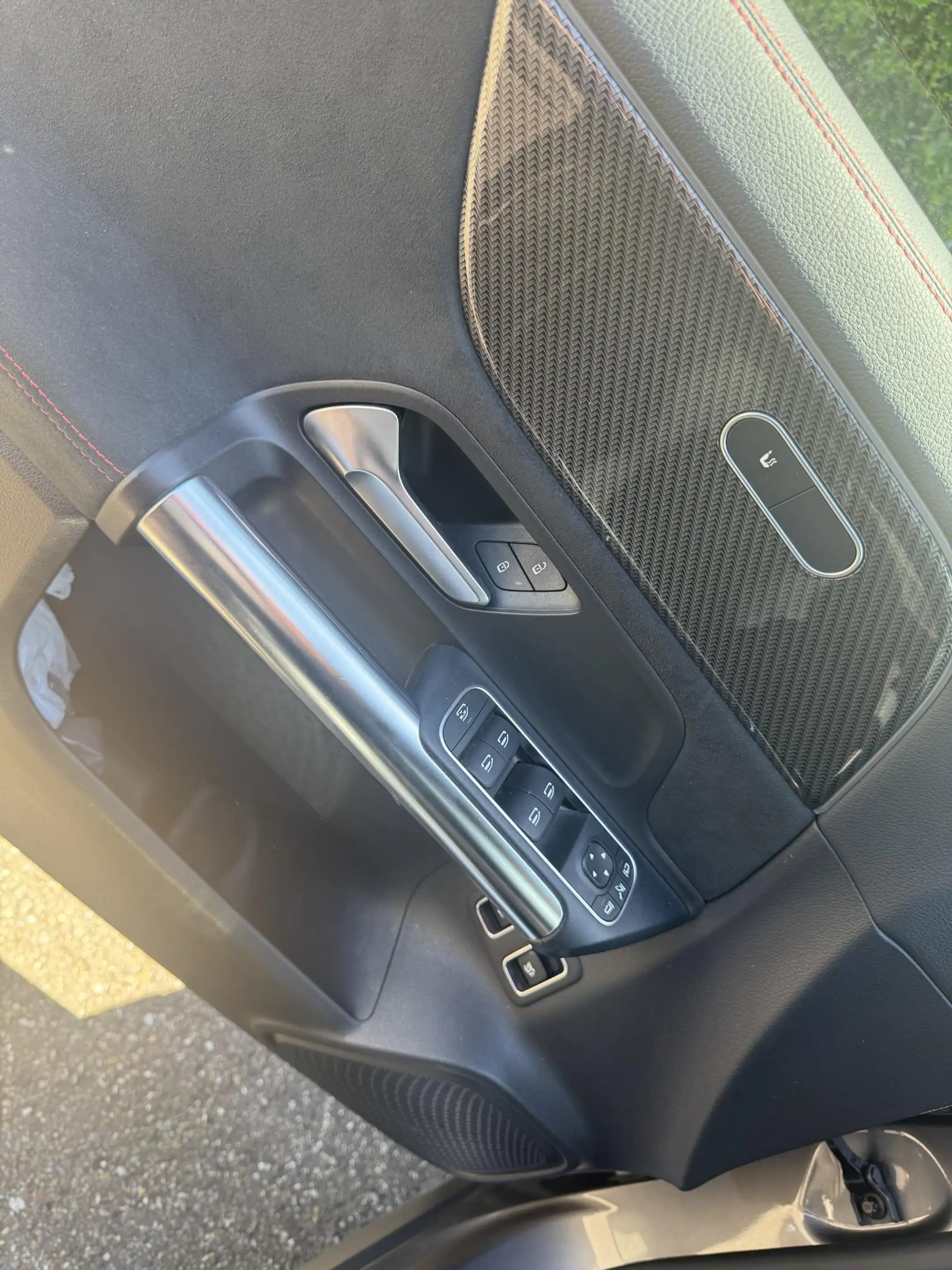 Mercedes-Benz GLA 250 e AMG Line — photo 14