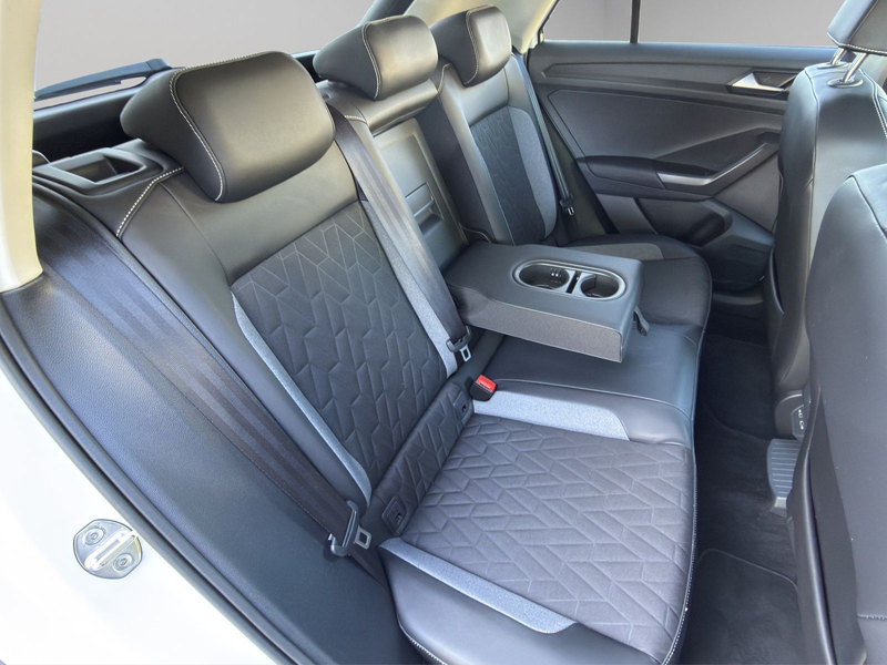 Volkswagen T-Roc 2.0 TDI DSG Goal AHK+NAVI+LED+ACC+KAMERA — photo 15