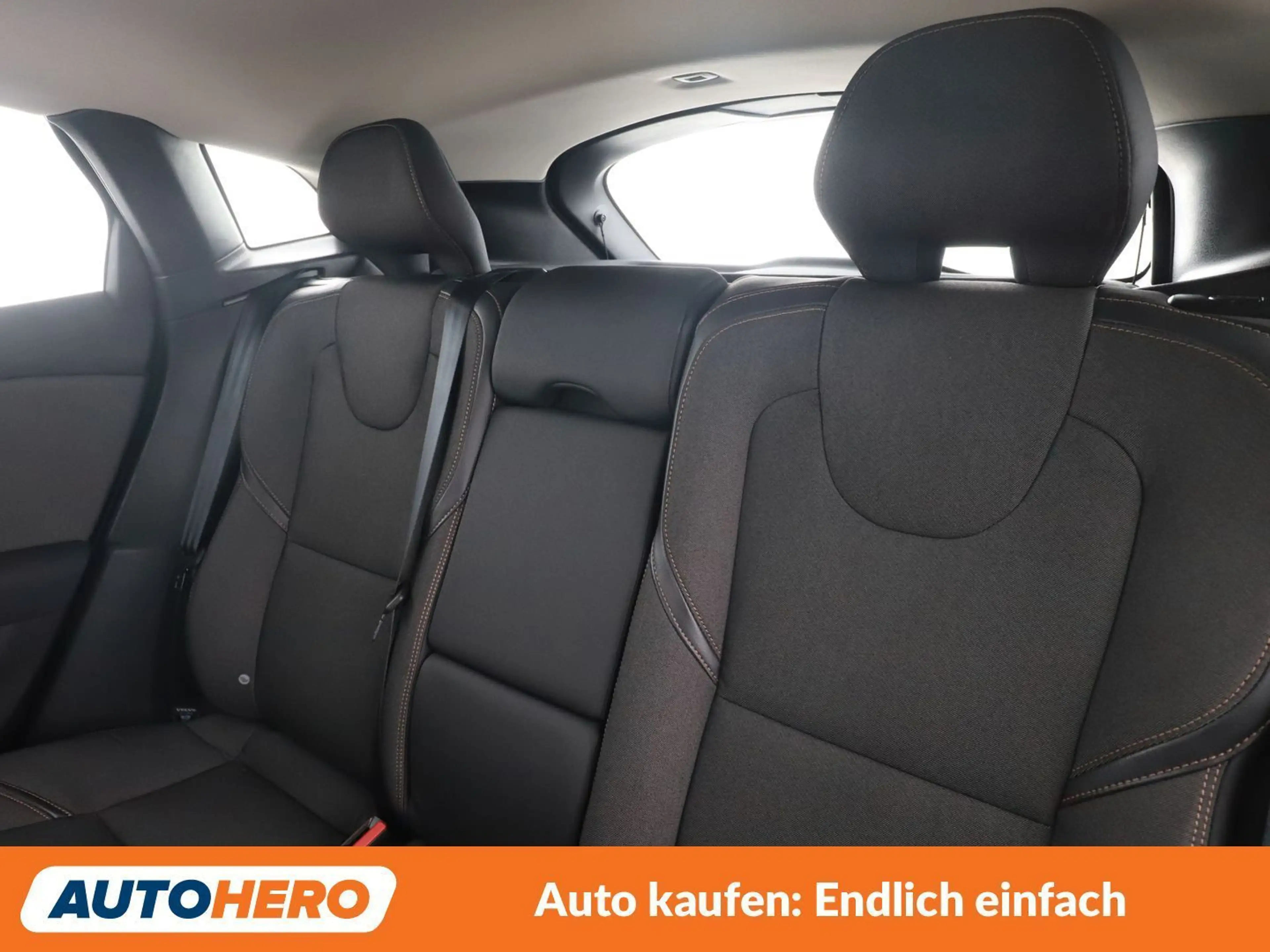 Volvo V40 Cross Country 2.0 D3 Momentum *NAVI*TEMPO*CAM*SHZ* — photo 14