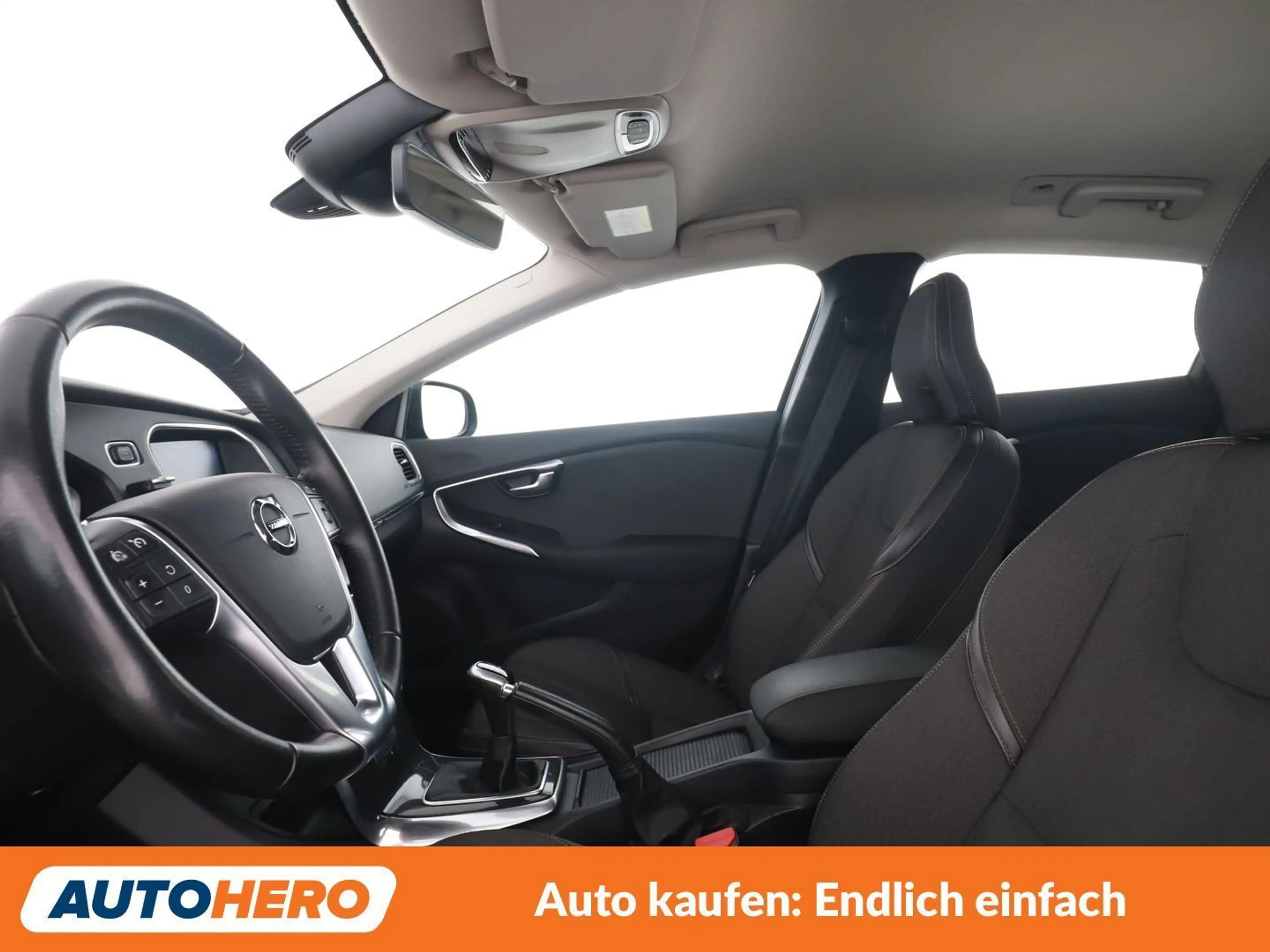 Volvo V40 Cross Country 2.0 D3 Momentum *NAVI*TEMPO*CAM*SHZ* — photo 10