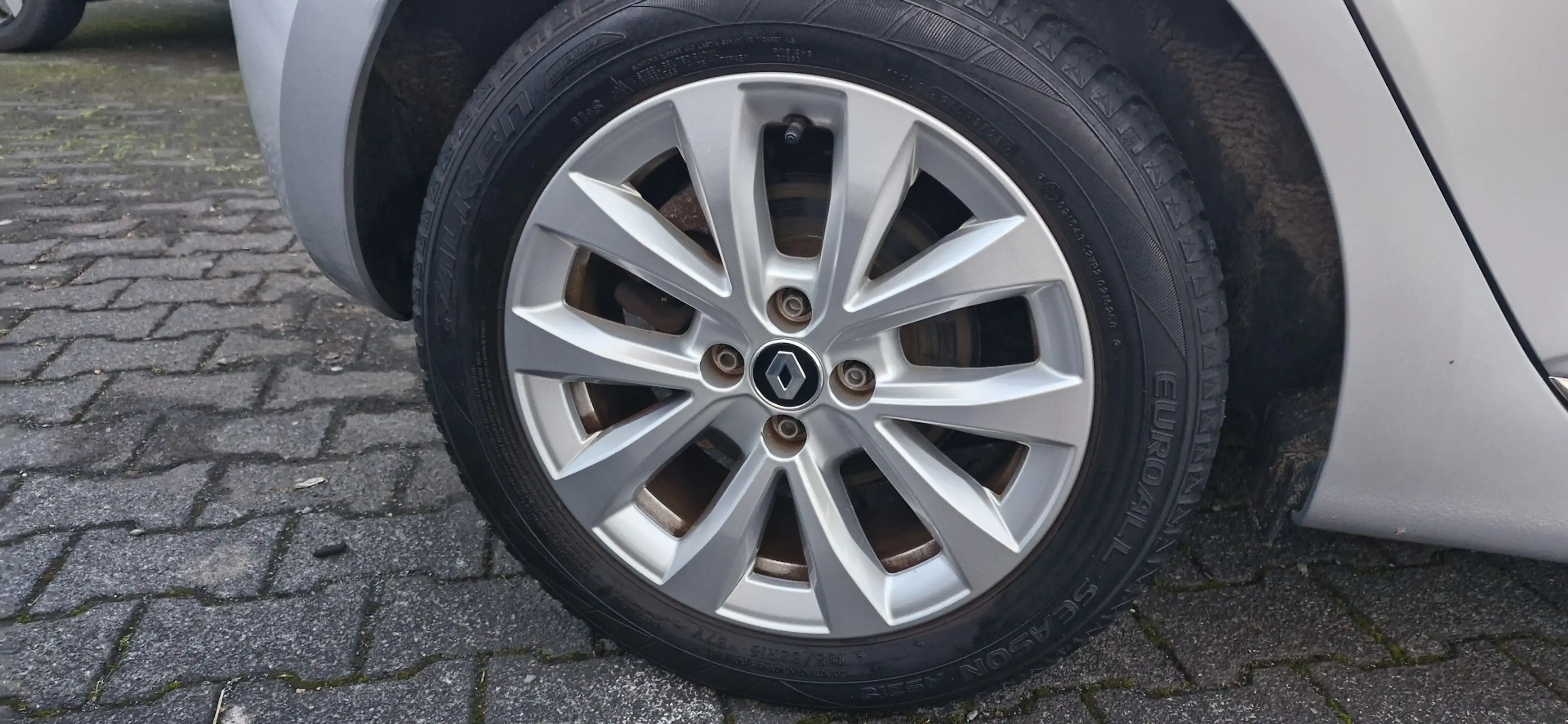Renault Clio Intens / 360 Grad Kamera / Sitzheizung — photo 11