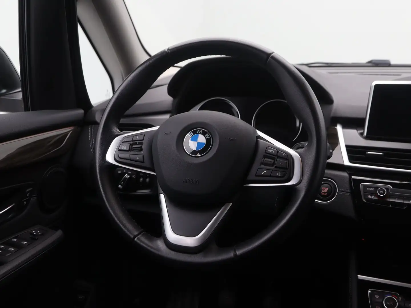 BMW 216 2 Serie Gran Tourer 216i 7p. Luxury Line Zwart - 2
