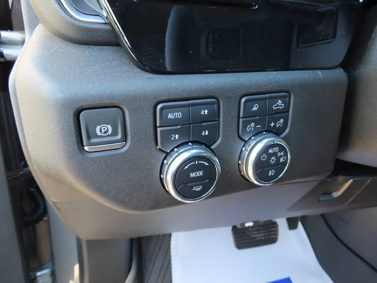 GMC Sierra 2500HD снимка GMC Sierra 2500HD
