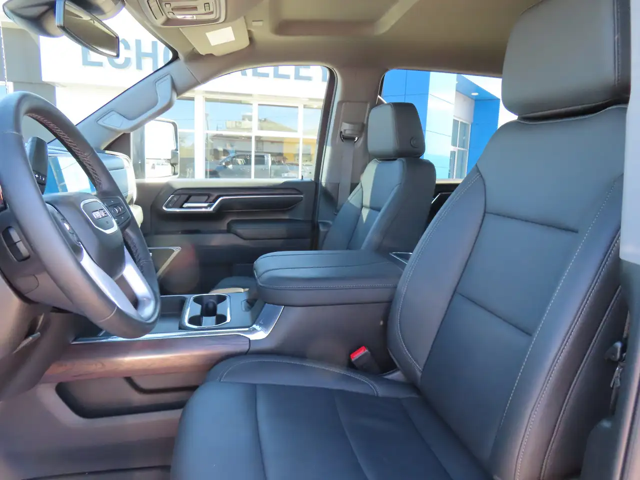 GMC Sierra 2500HD снимка GMC Sierra 2500HD