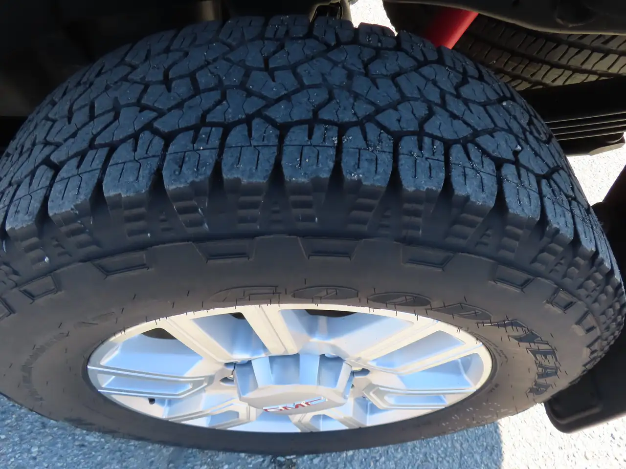 GMC Sierra 2500HD снимка GMC Sierra 2500HD
