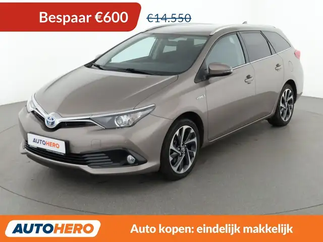 Toyota Auris 1.8 Hybrid Design Edition