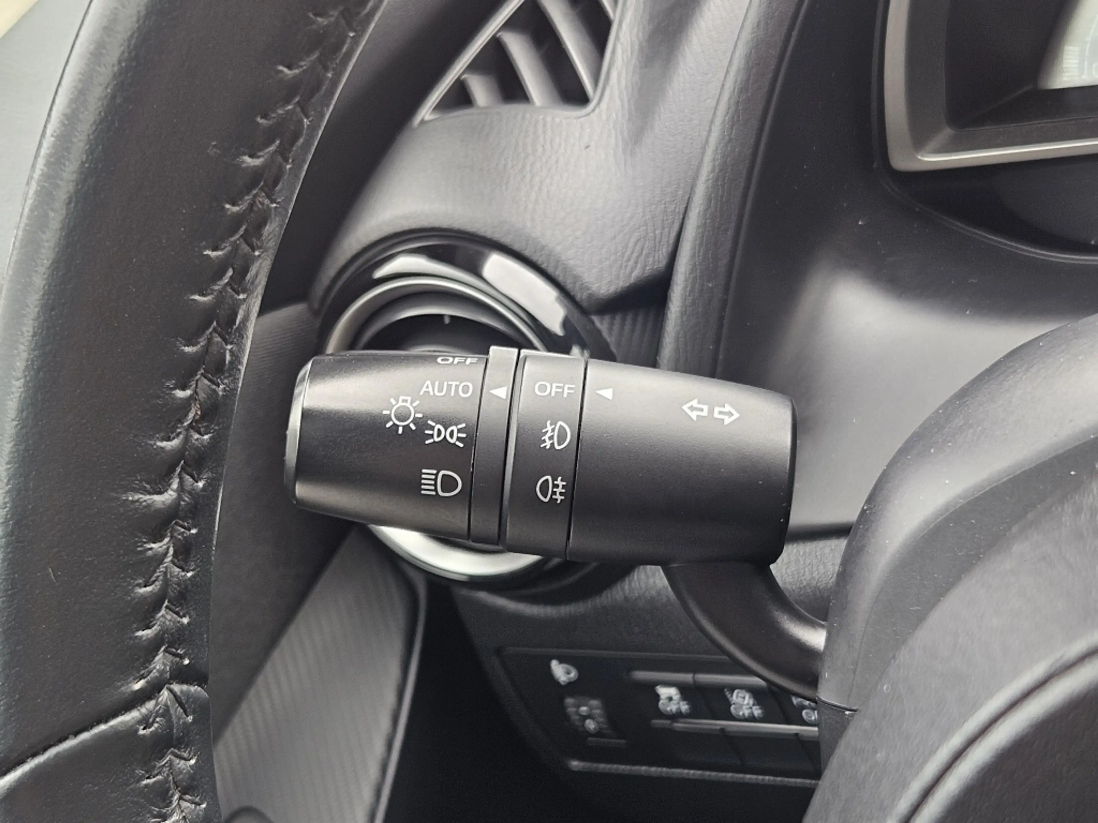 Mazda 2 1.5 Skyactiv-G Skylease+ / Camera & Sensor achter — photo 17