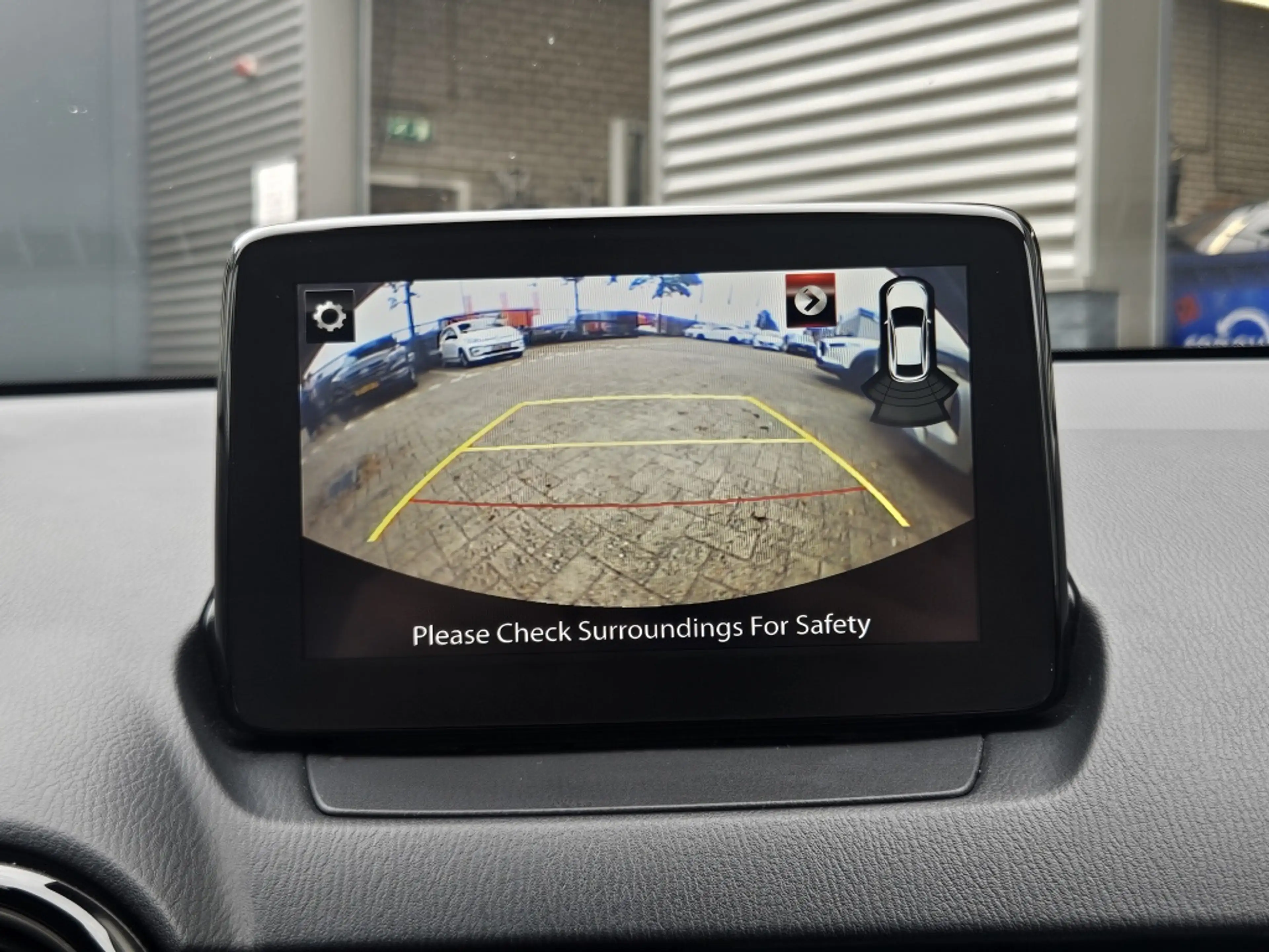 Mazda 2 1.5 Skyactiv-G Skylease+ / Camera & Sensor achter — photo 21