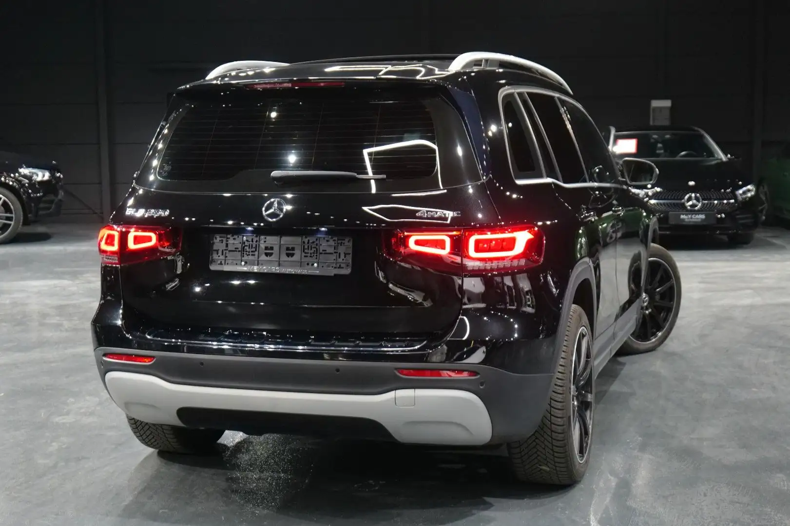 Mercedes-Benz GLB 250 4MATIC Style*ACC*19 Zoll*Pano*Laneassist Noir - 2