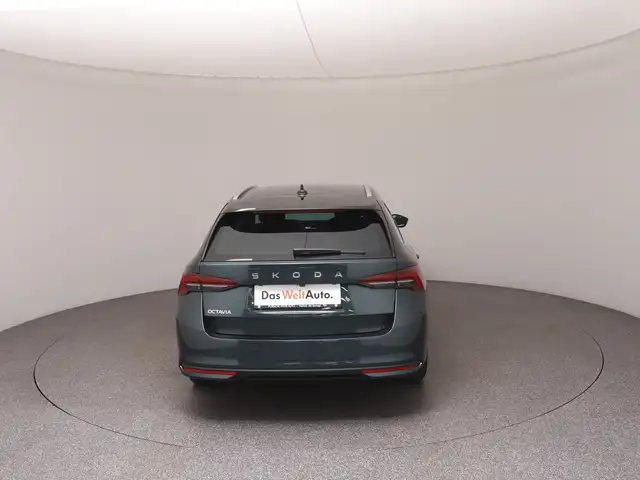 Skoda Octavia view 6