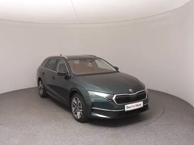 Skoda Octavia view 2