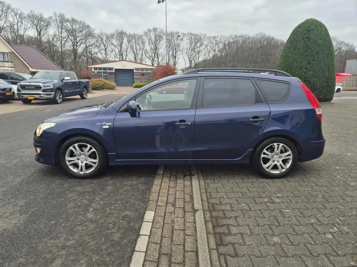 Hyundai i30 CW 1.4i i-Drive Cool Airco Nap Apk05-26 Blau - 2