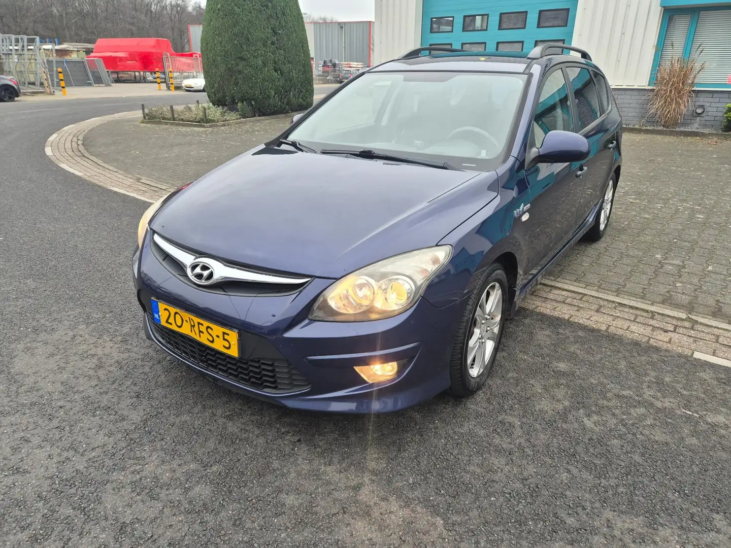Hyundai i30 CW 1.4i i-Drive Cool Airco Nap Apk05-26 Blau - 1