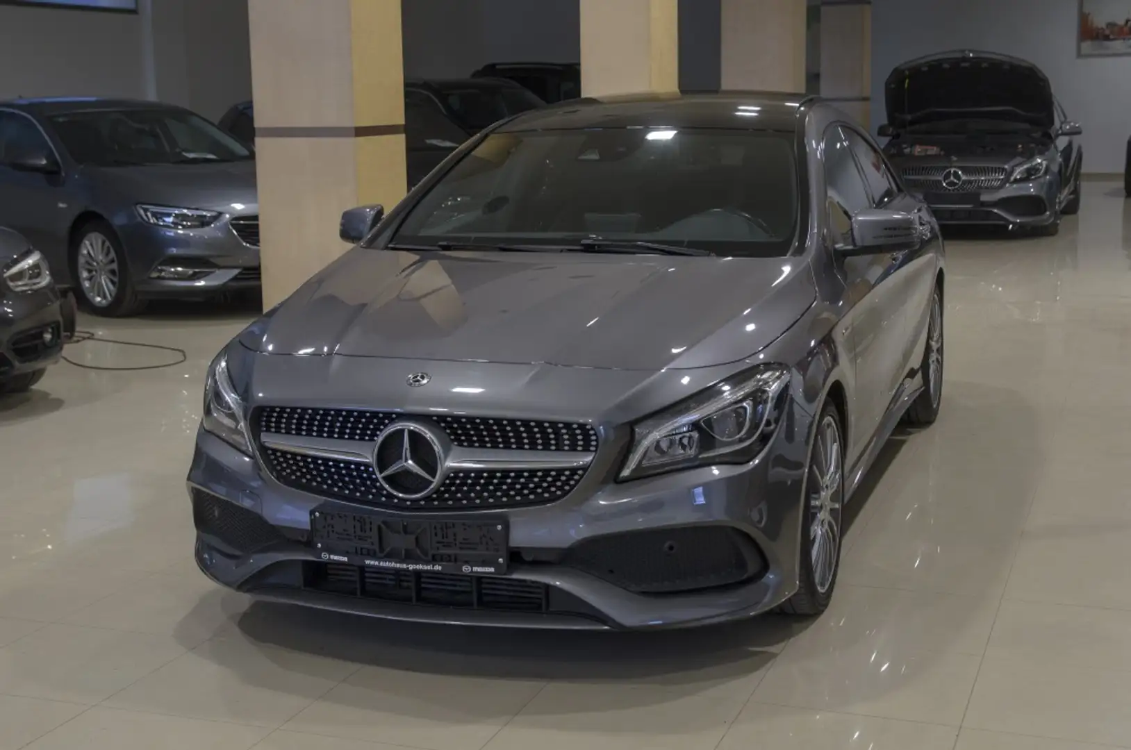 Mercedes-Benz CLA 200 200d 7G-DCT Gris - 1
