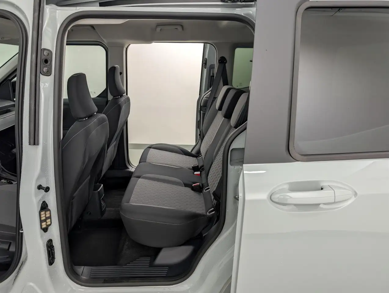 Ford Tourneo 1.0 EcoB Aut. Titanium Kam+Tempo, миниатюра 9