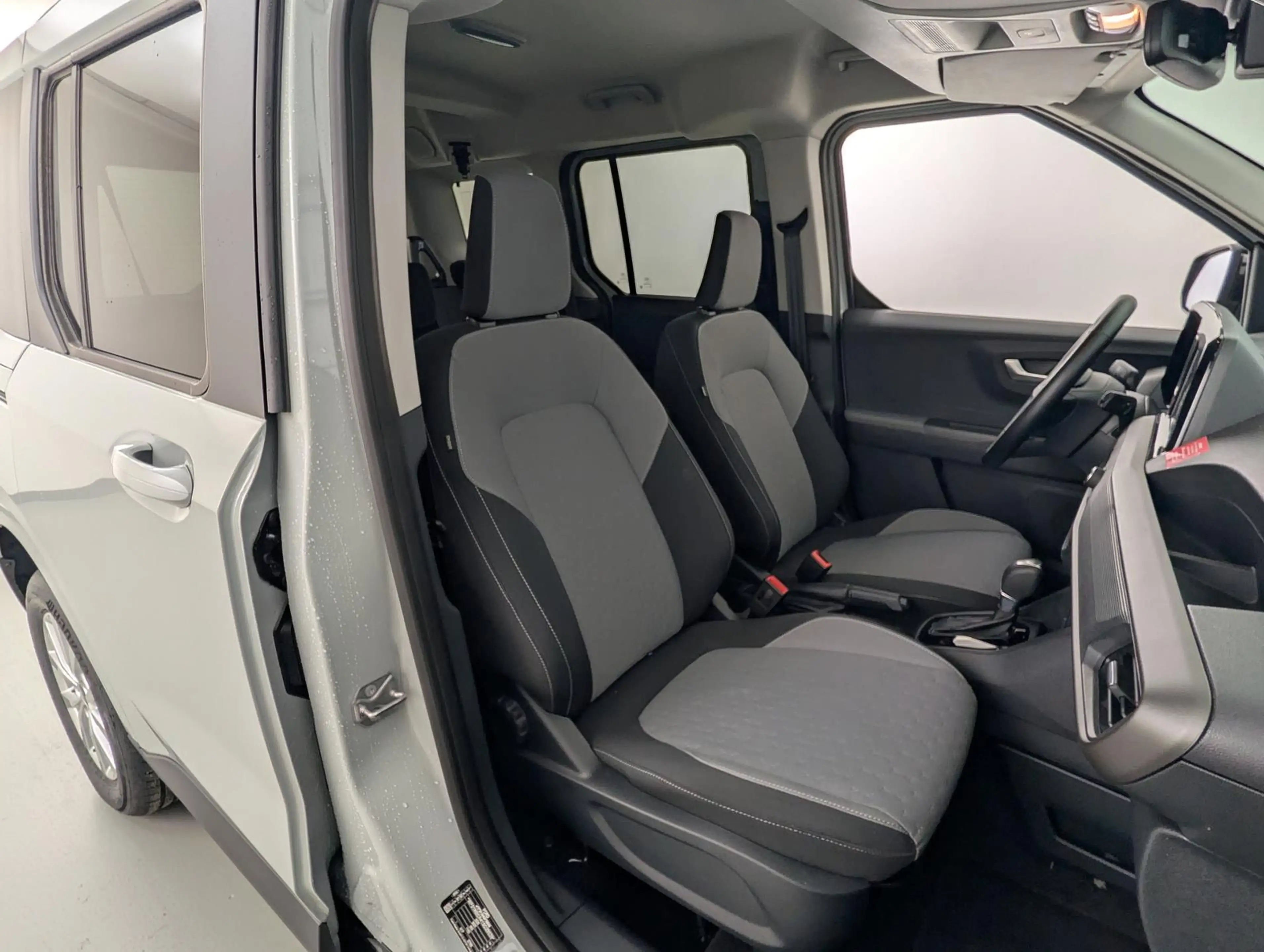 Ford Tourneo Courier 1.0 EcoB Aut. Titanium Kam+Tempo — photo 13