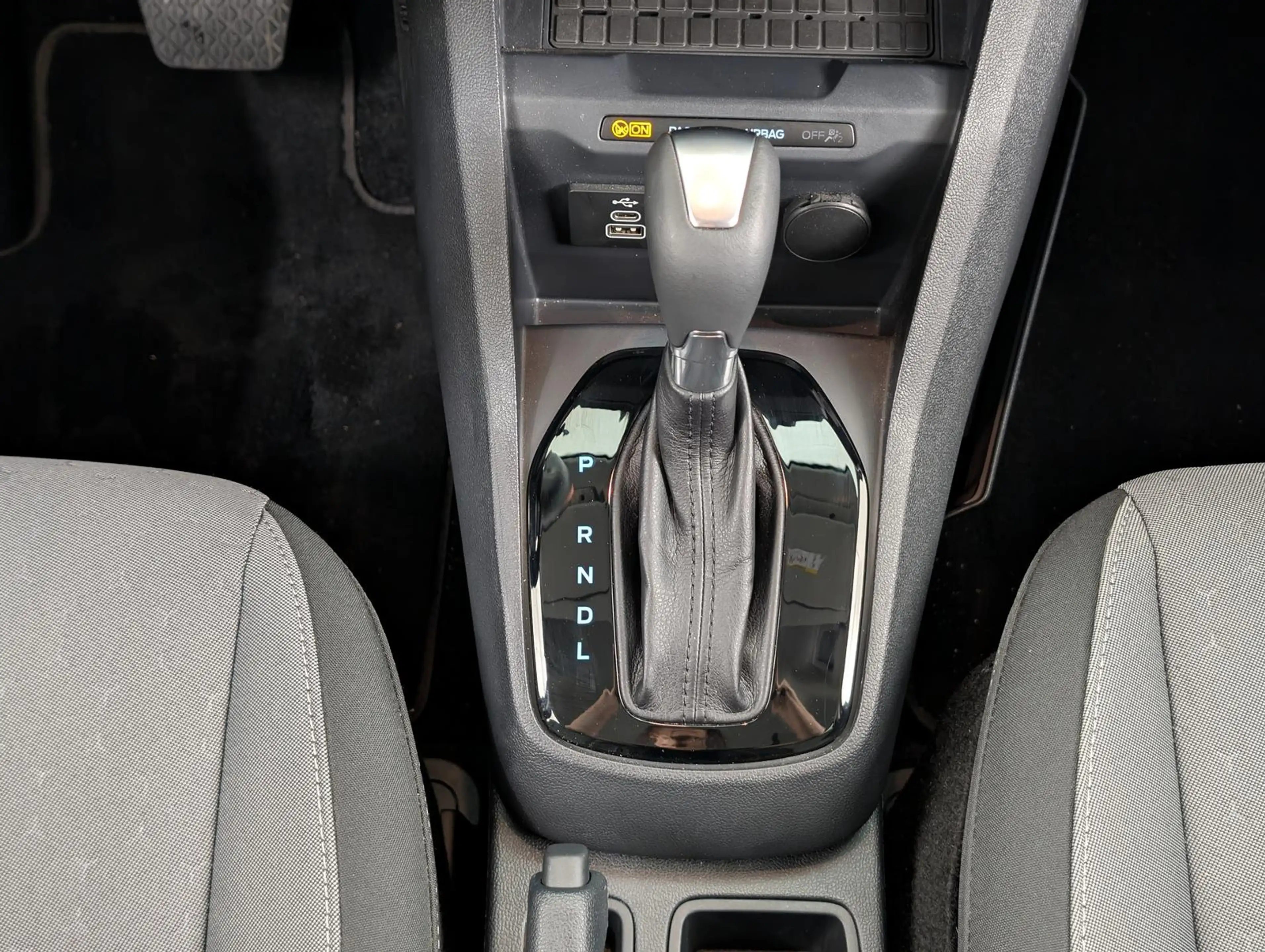 Ford Tourneo Courier 1.0 EcoB Aut. Titanium Kam+Tempo — photo 21