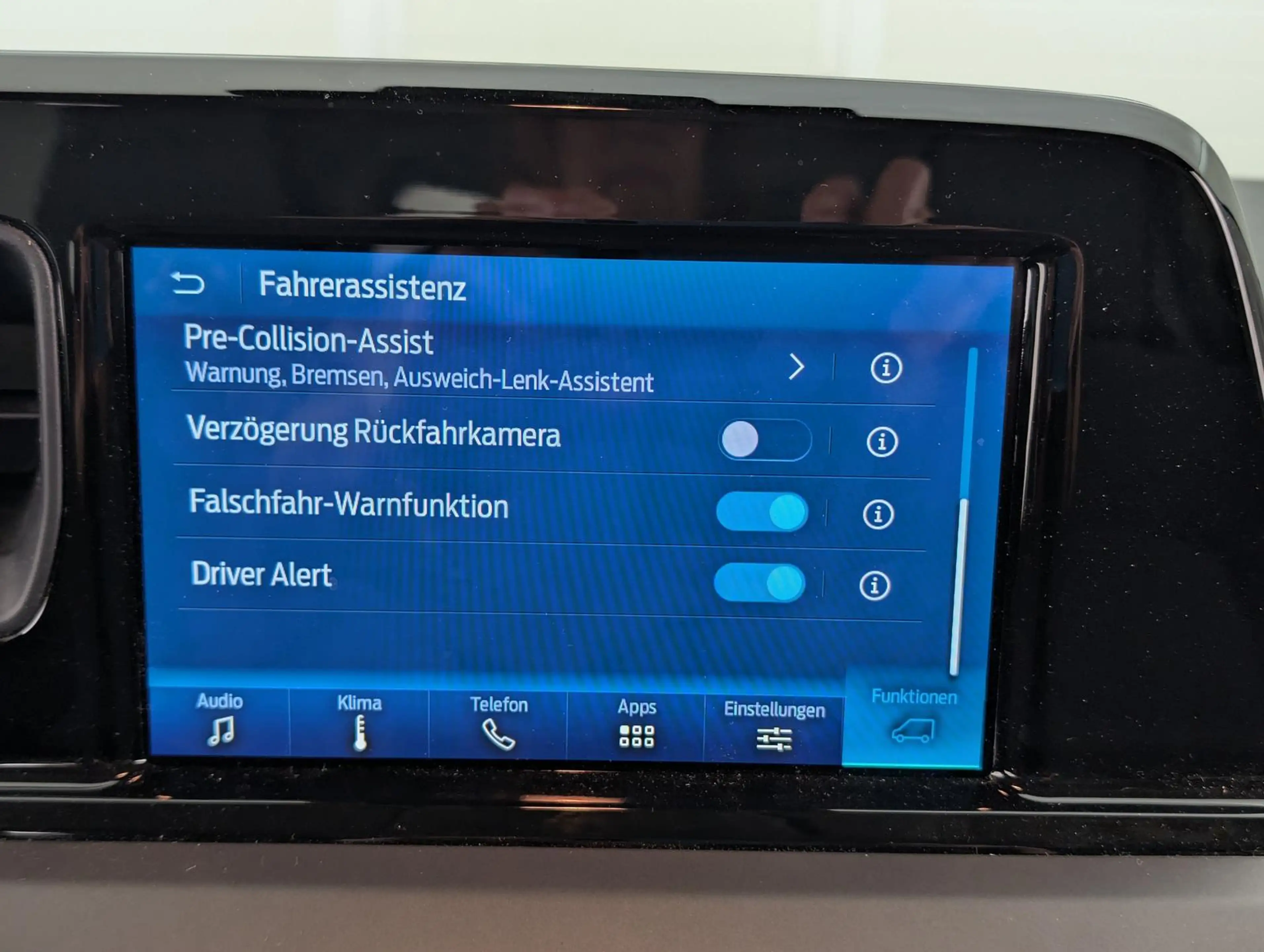 Ford Tourneo Courier 1.0 EcoB Aut. Titanium Kam+Tempo — photo 28