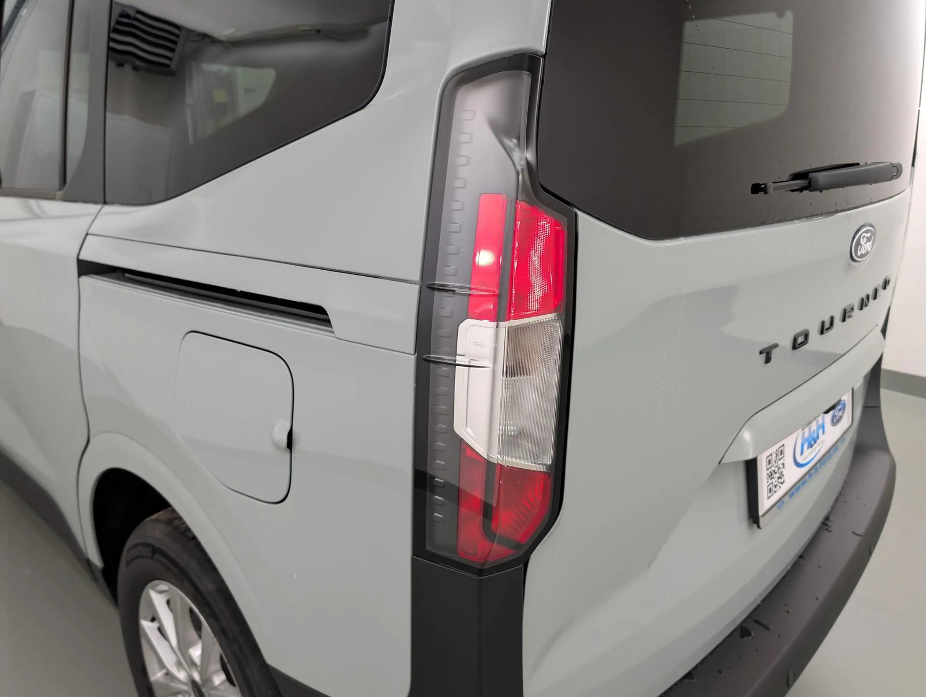 Ford Tourneo Courier 1.0 EcoB Aut. Titanium Kam+Tempo — photo 36