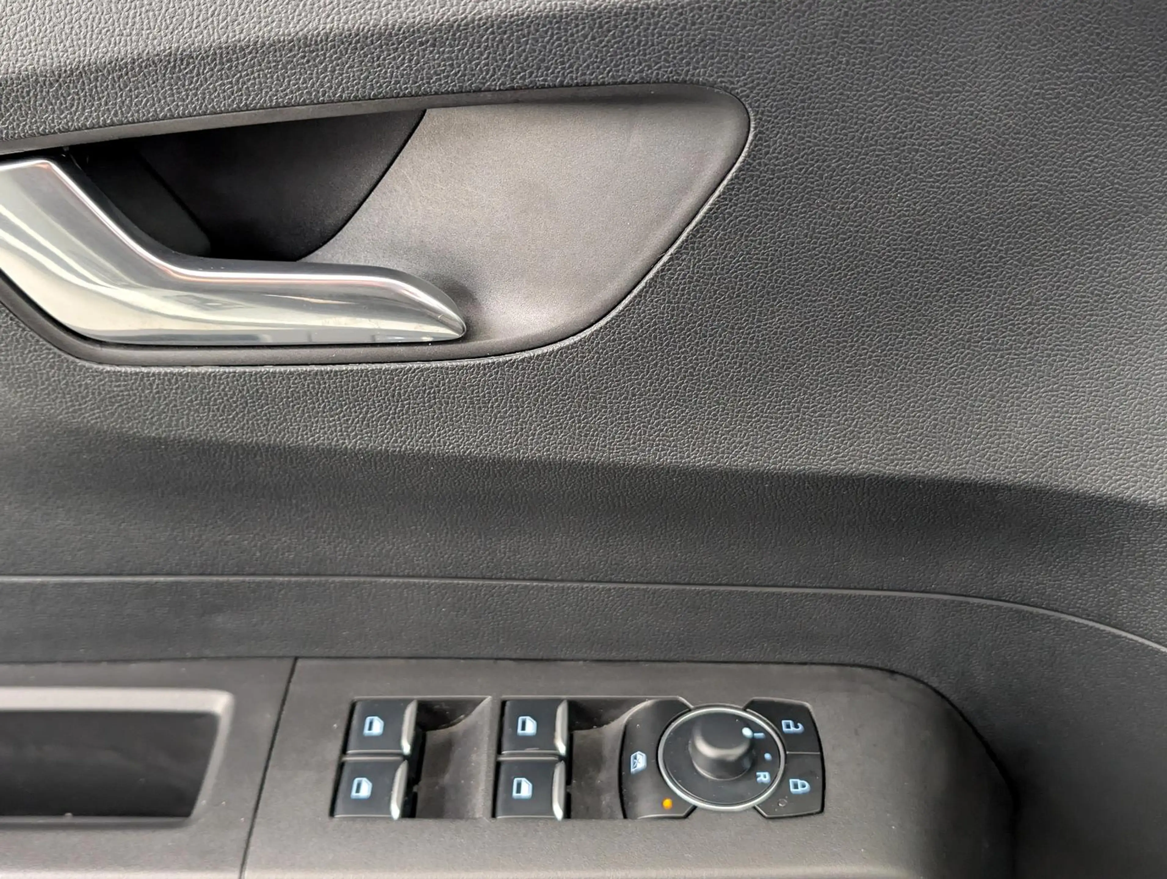 Ford Tourneo Courier 1.0 EcoB Aut. Titanium Kam+Tempo — photo 24