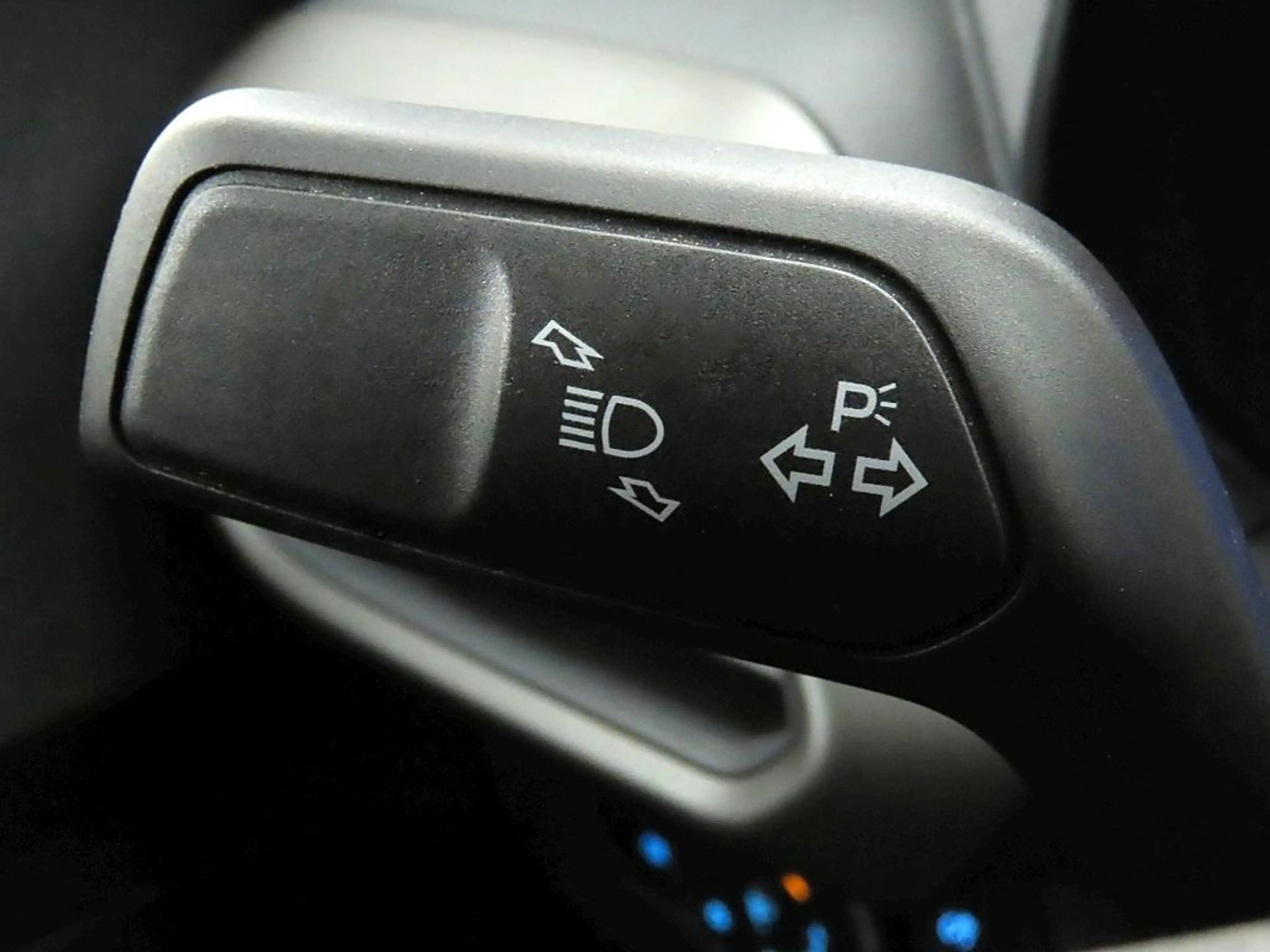 Ford Tourneo Courier 1.0 EcoB Aut. Titanium Kam+Tempo — photo 33