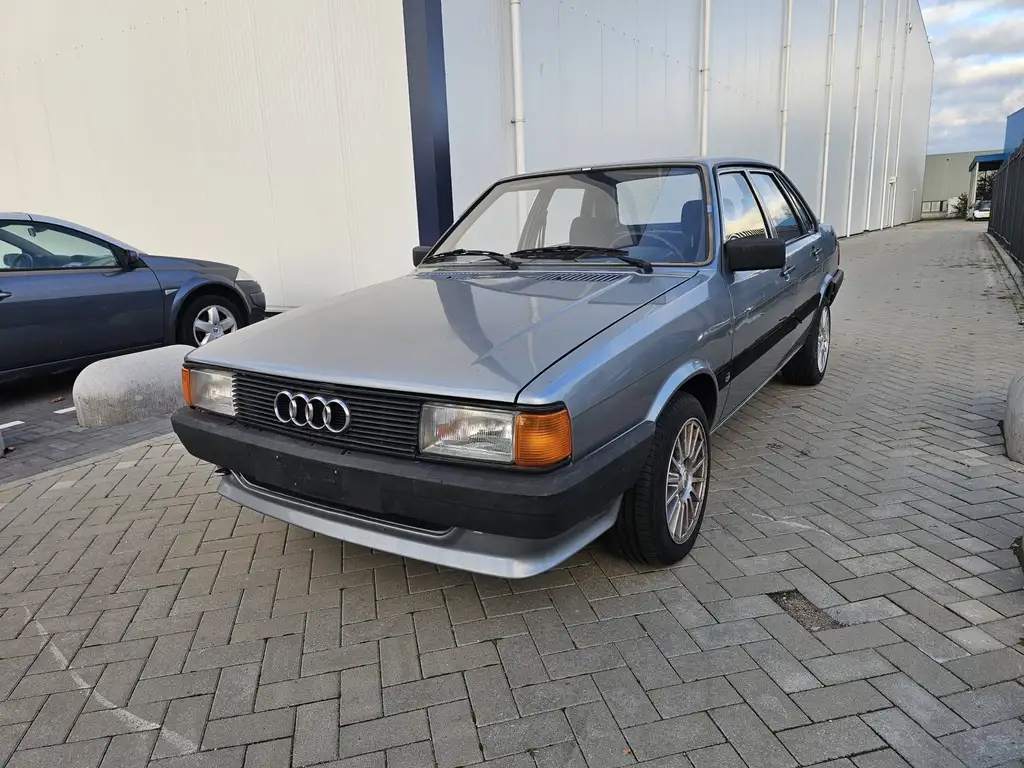 Audi 80 1985 из Европы — купить под ключ