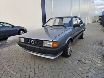 1.6 Automaat bj 1985 143dkm Oldtimer