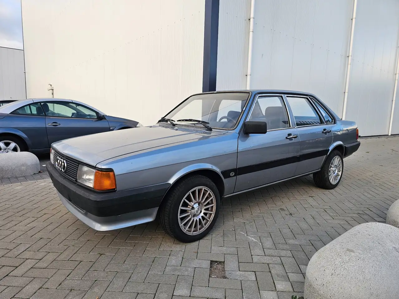 Audi 80 1.6 Automaat bj 1985 143dkm Oldtimer, foto 2