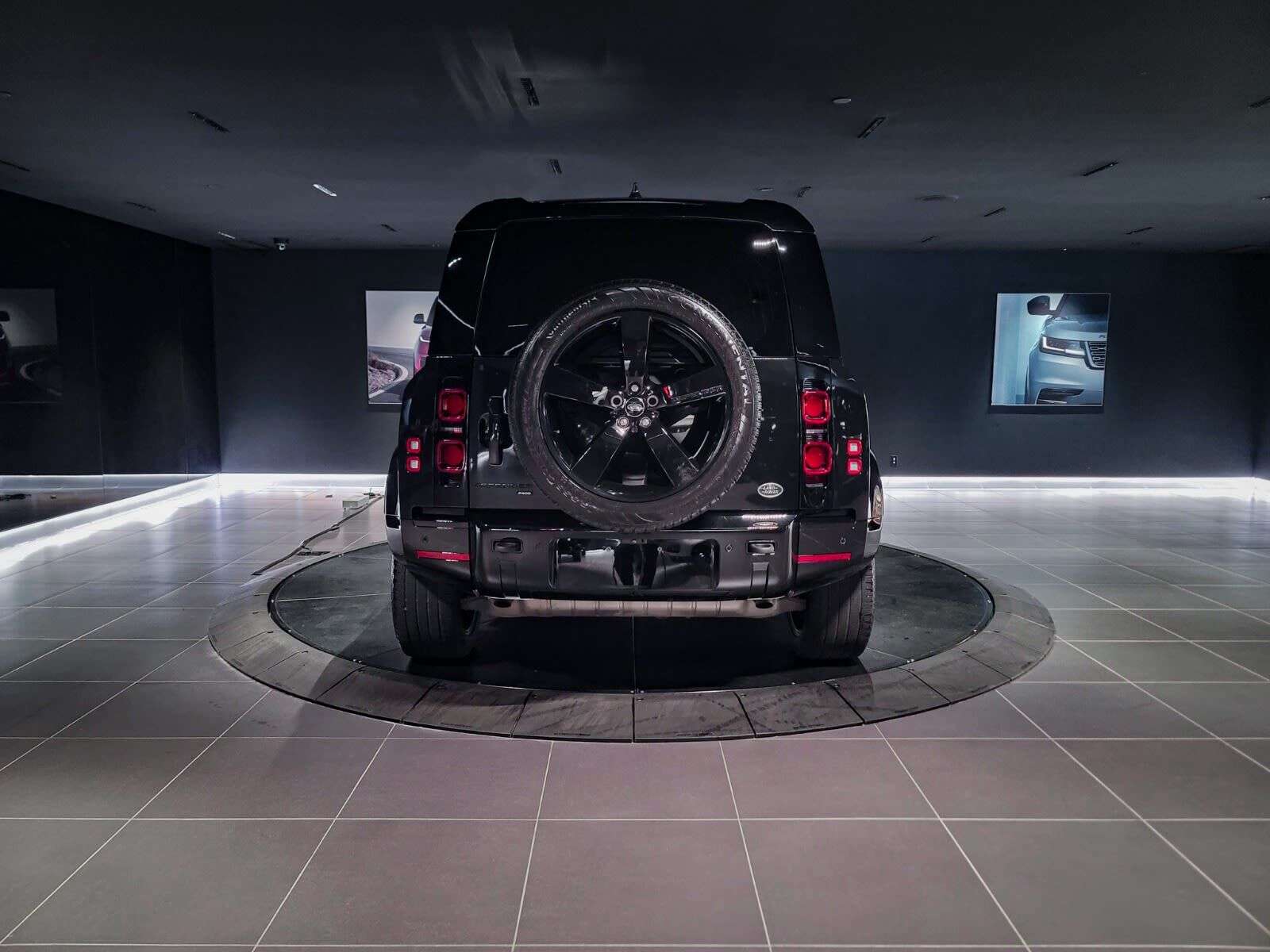 2023 Land Rover Defender X-Dynamic SE | 3rd Row Seating | Sunroof | Navigat thumb 6